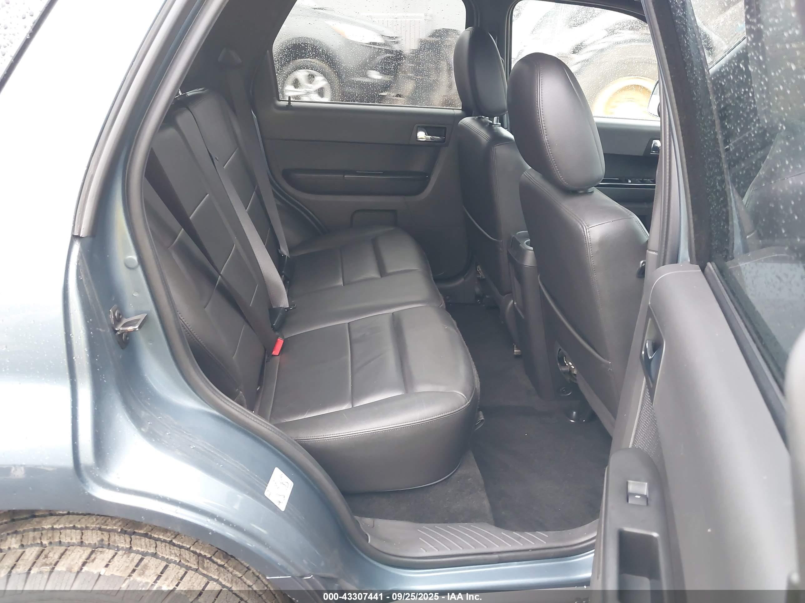 FORD ESCAPE image 8