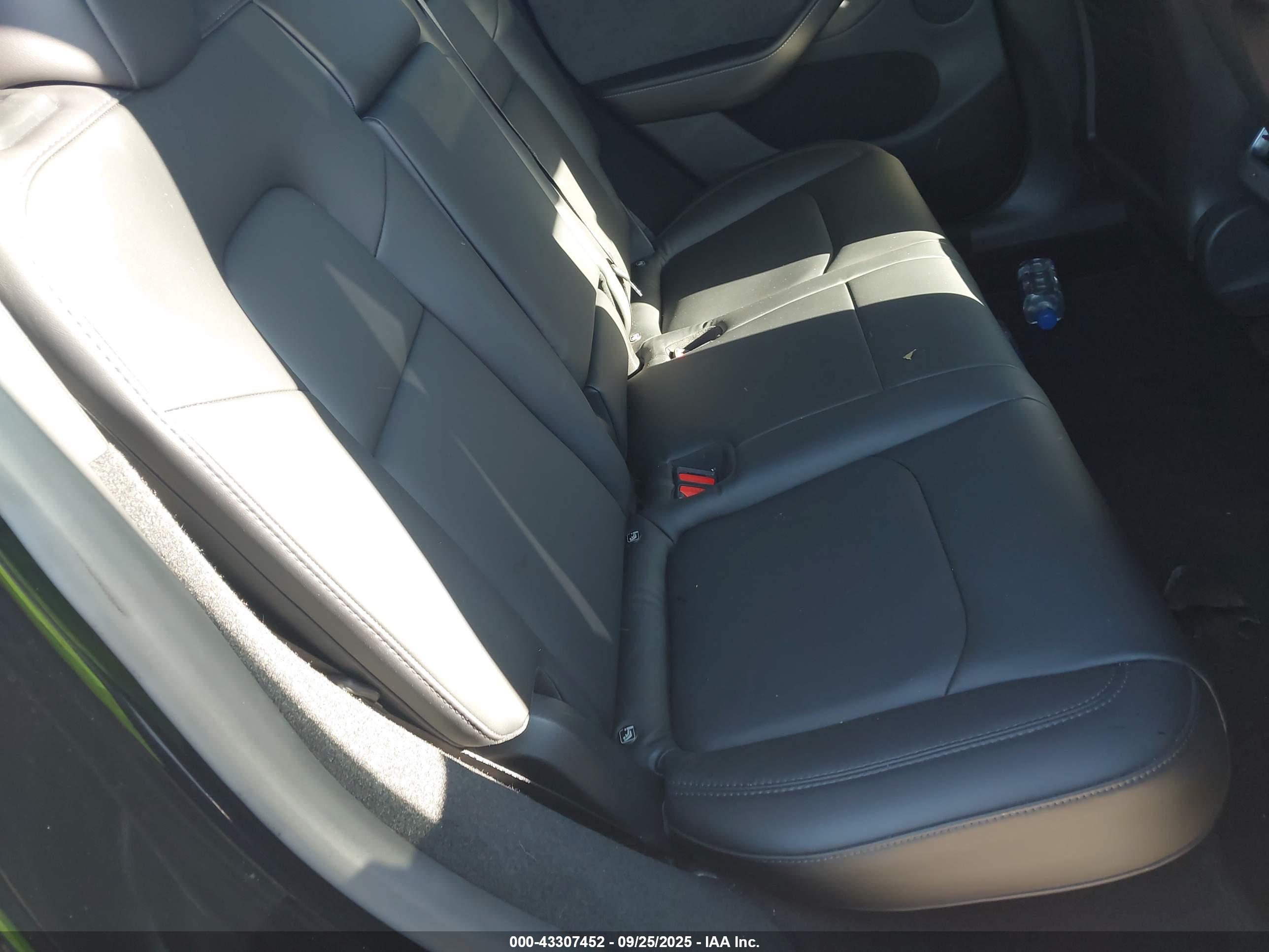 TESLA MODEL image 8