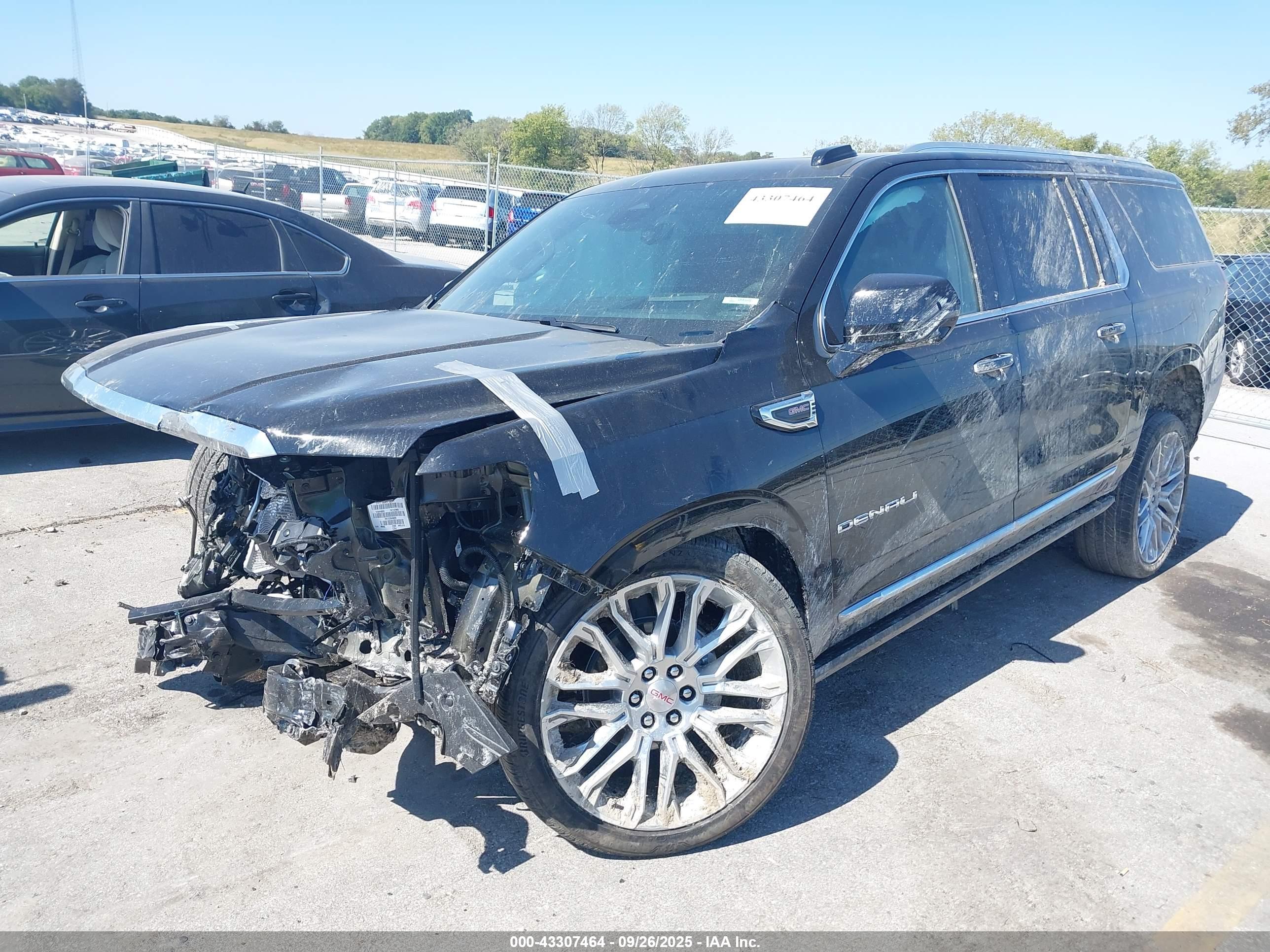 GMC YUKON image 2