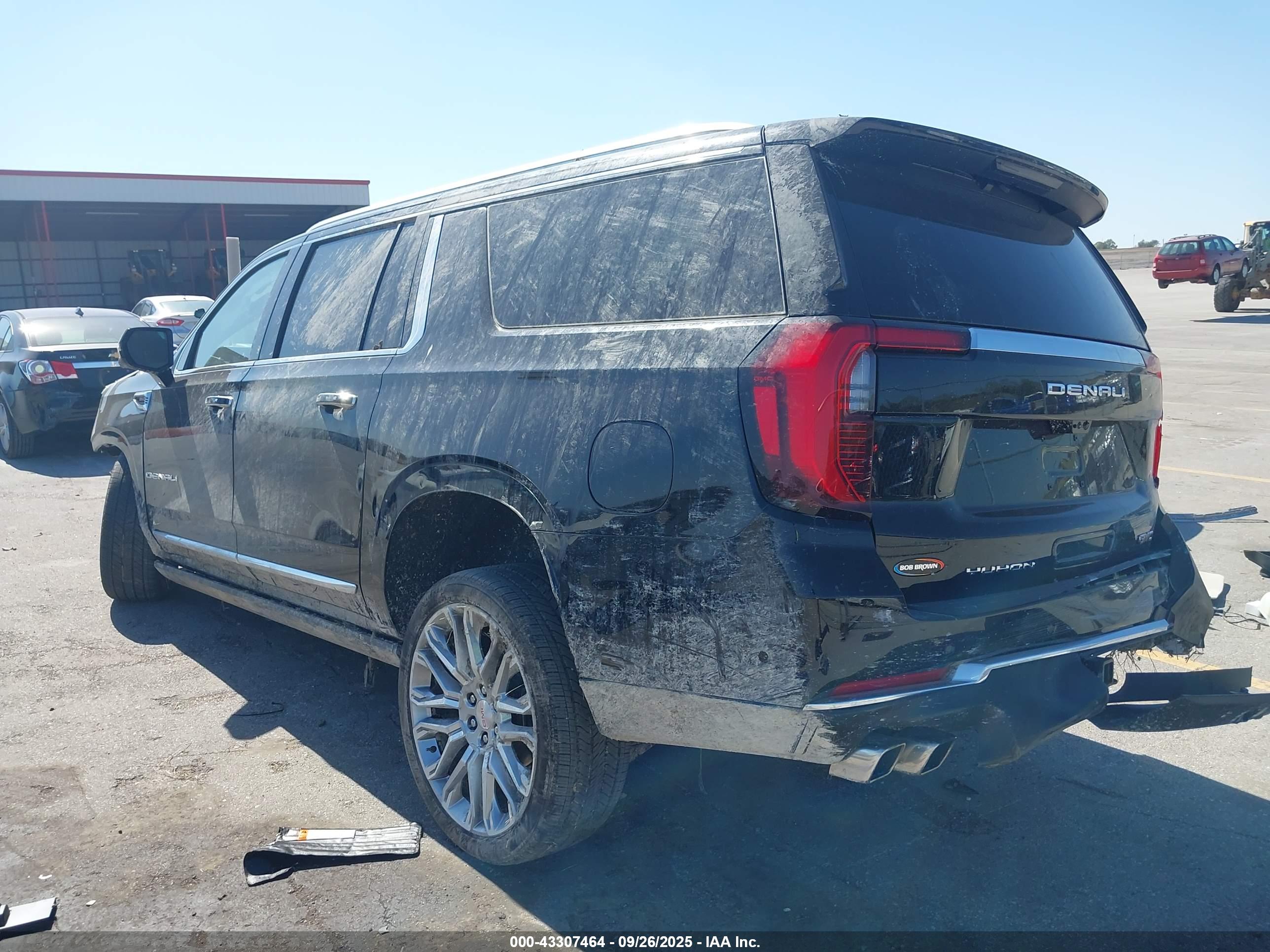 GMC YUKON image 3