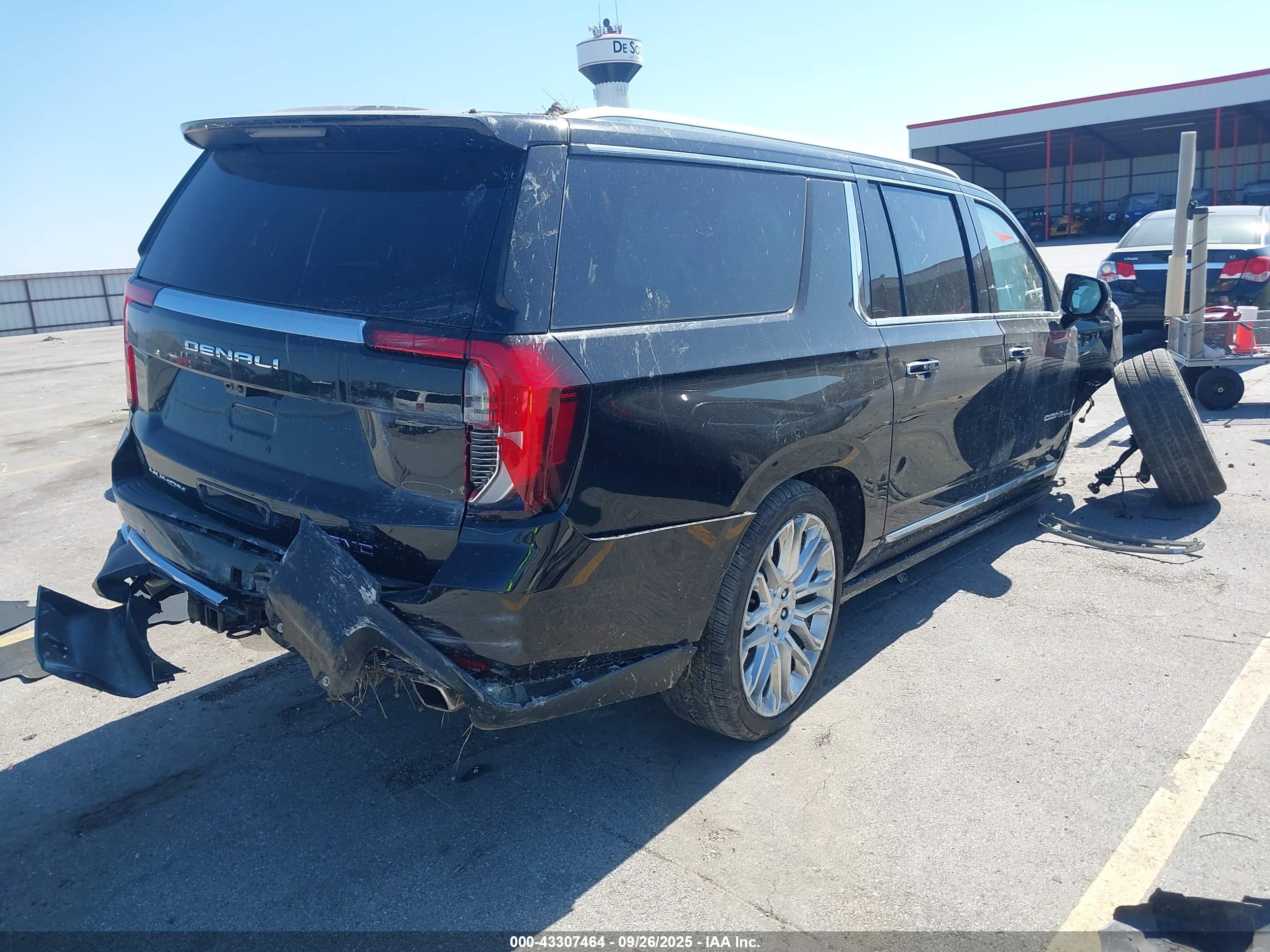 GMC YUKON image 4
