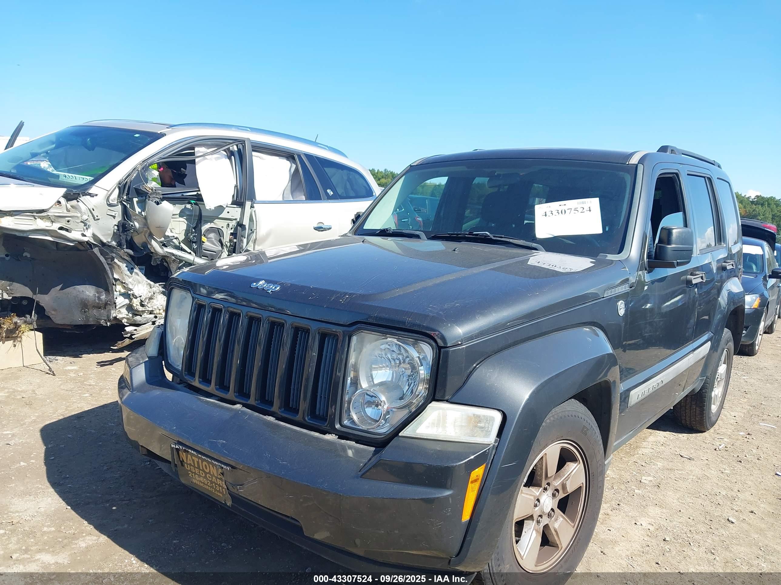 JEEP LIBERTY image 2