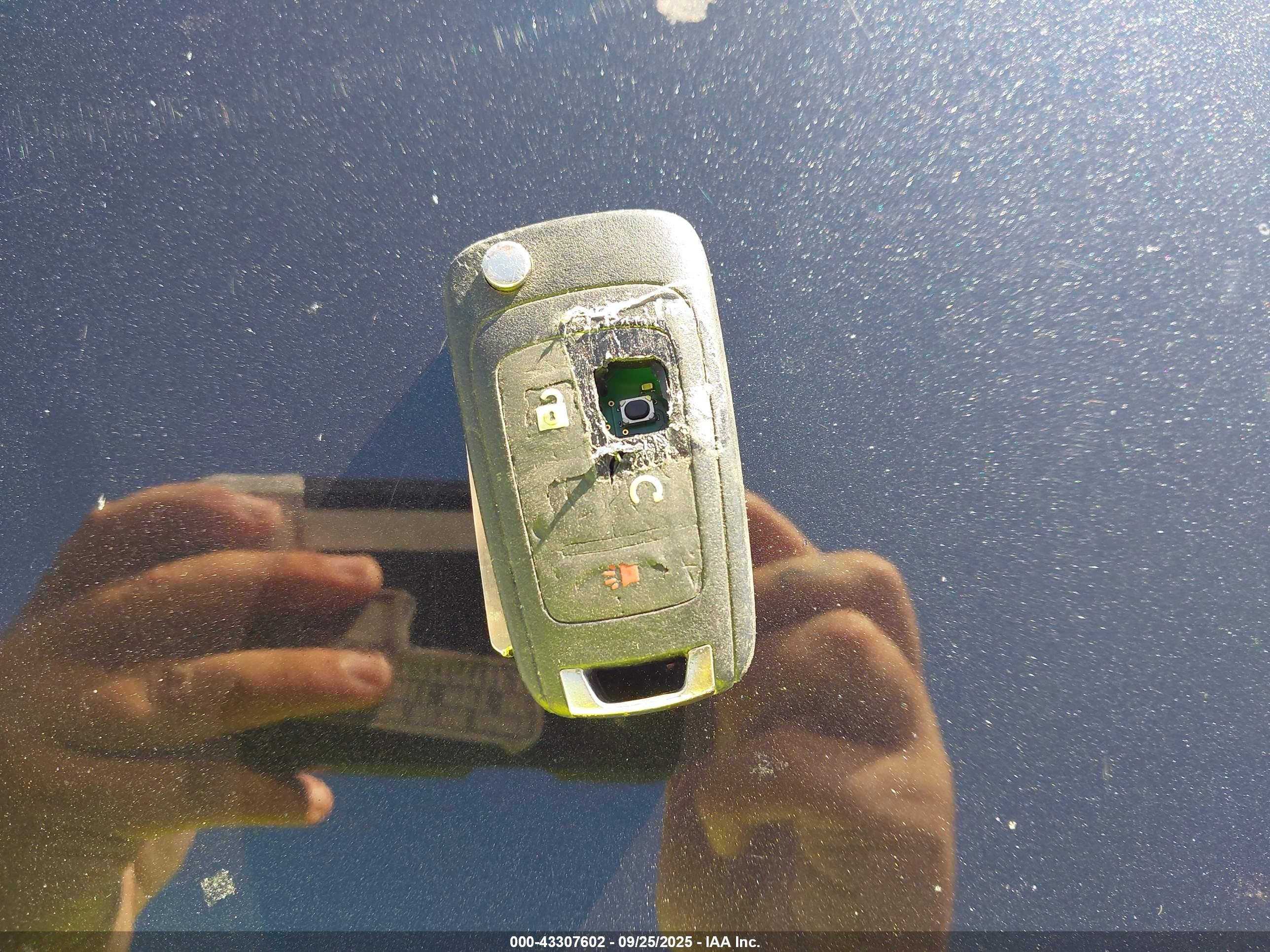 CHEVROLET EQUINOX image 11