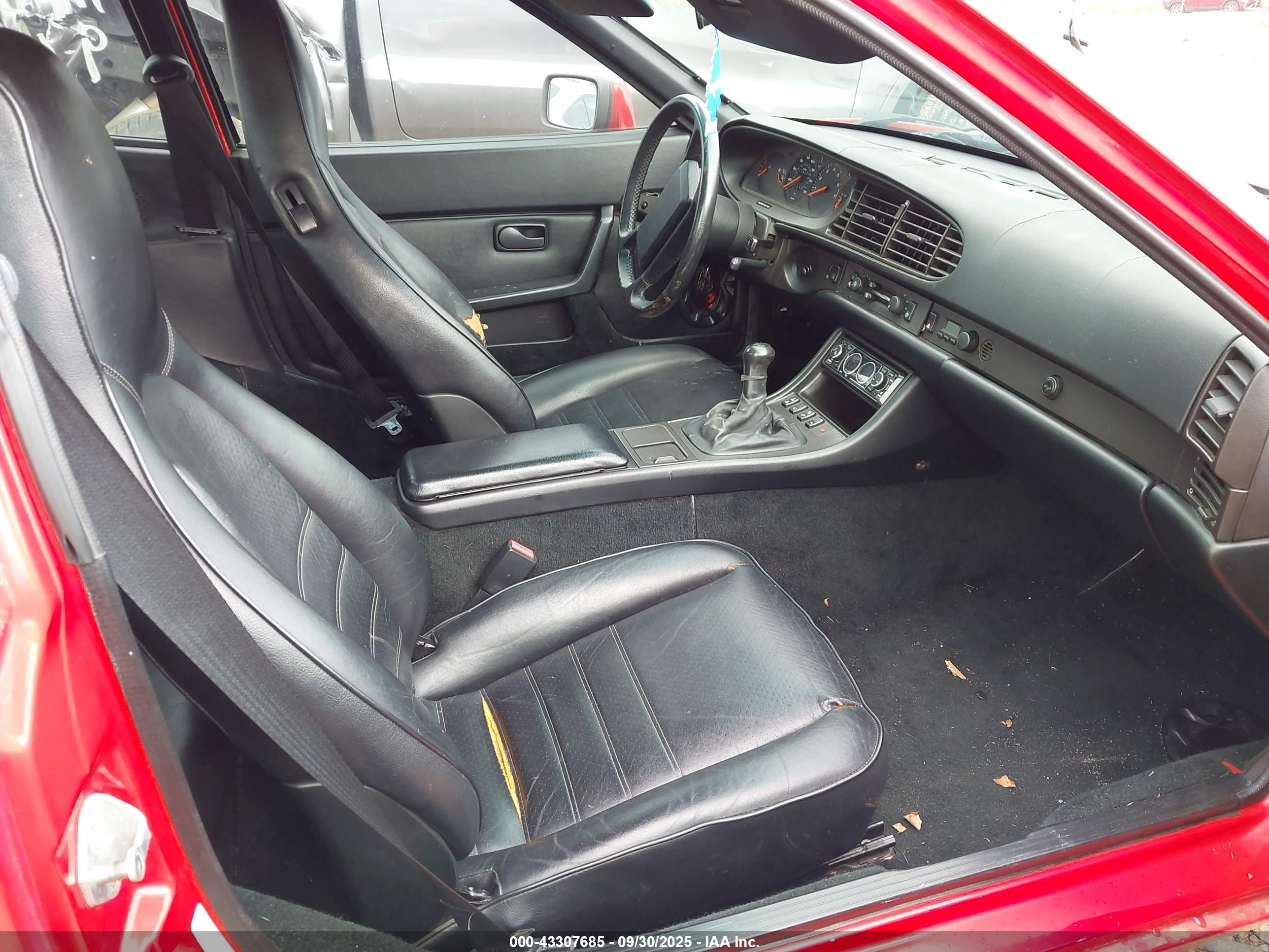 PORSCHE 944 image 5
