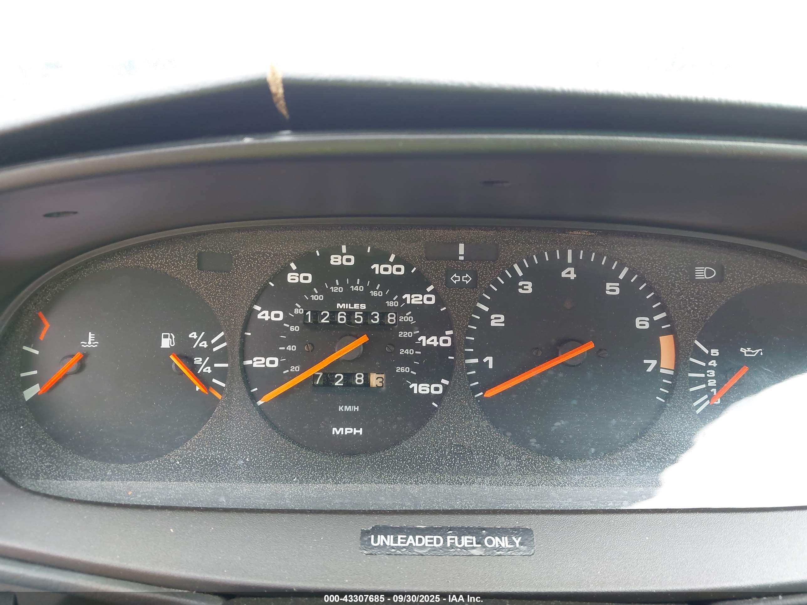 PORSCHE 944 image 7