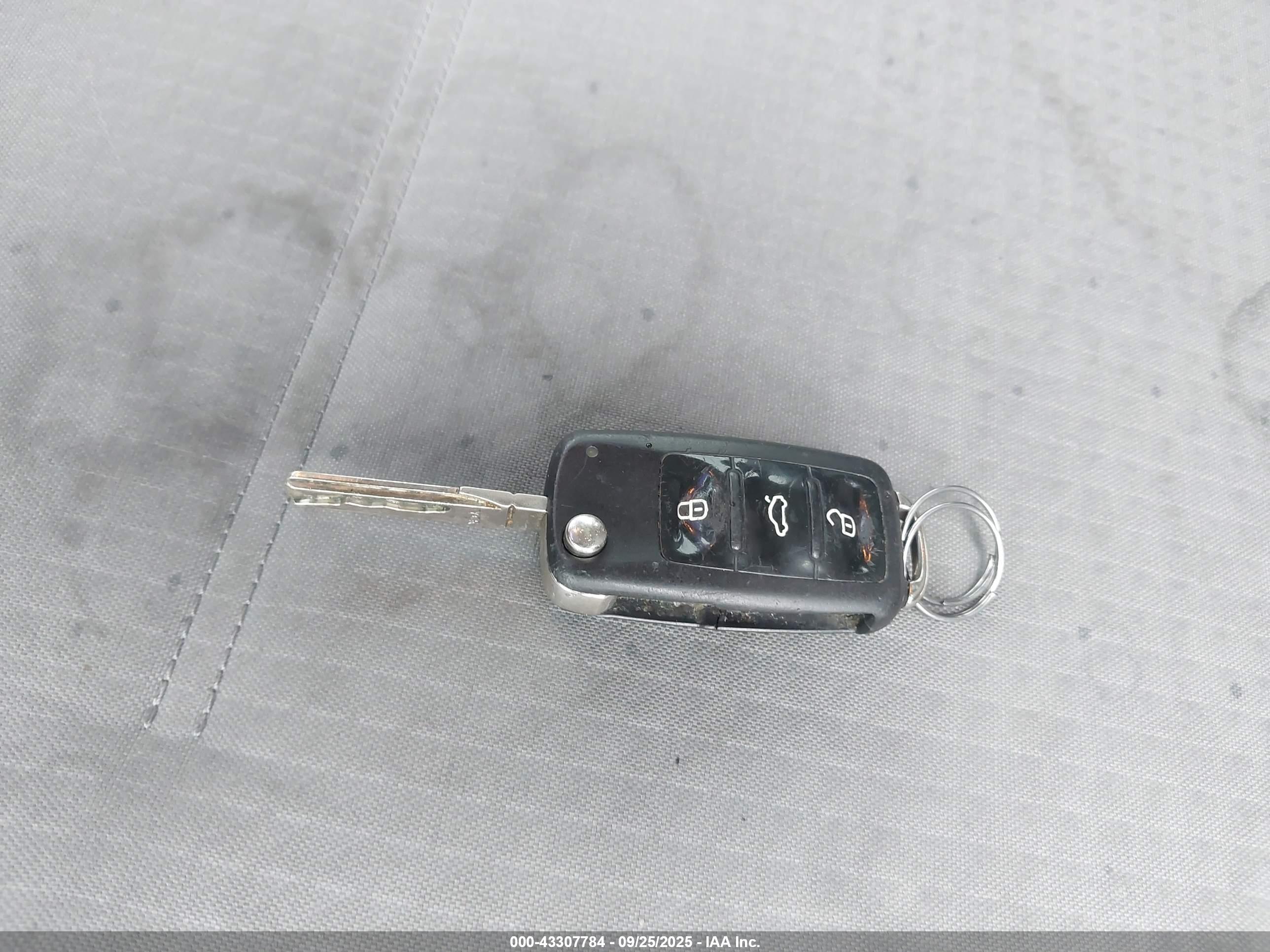 VOLKSWAGEN JETTA image 11