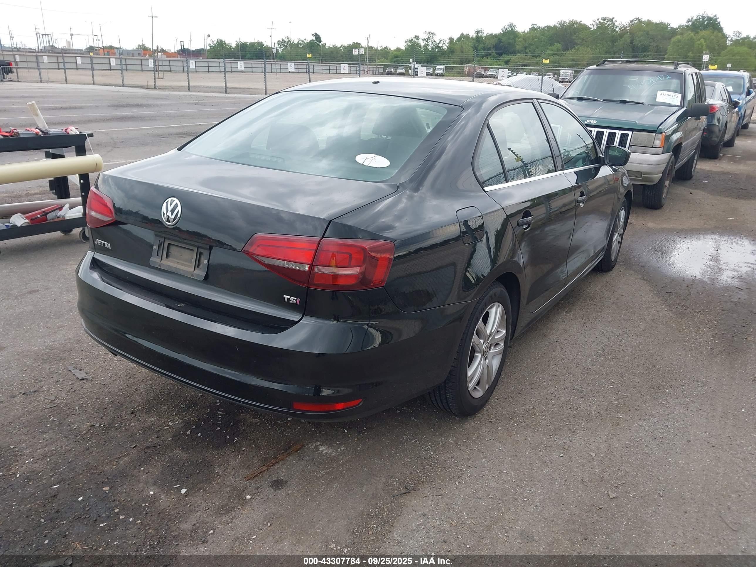 VOLKSWAGEN JETTA image 4