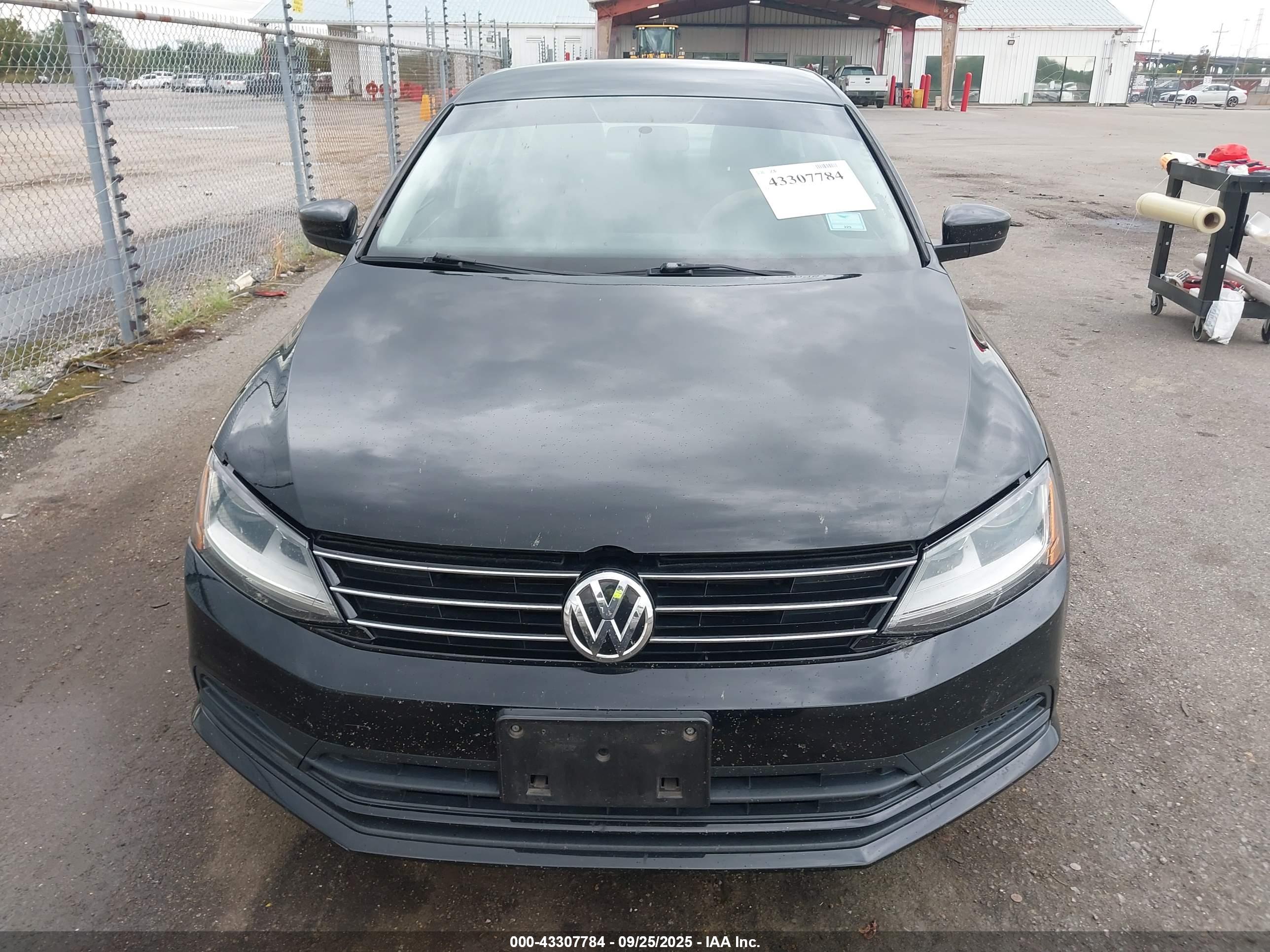 VOLKSWAGEN JETTA image 6