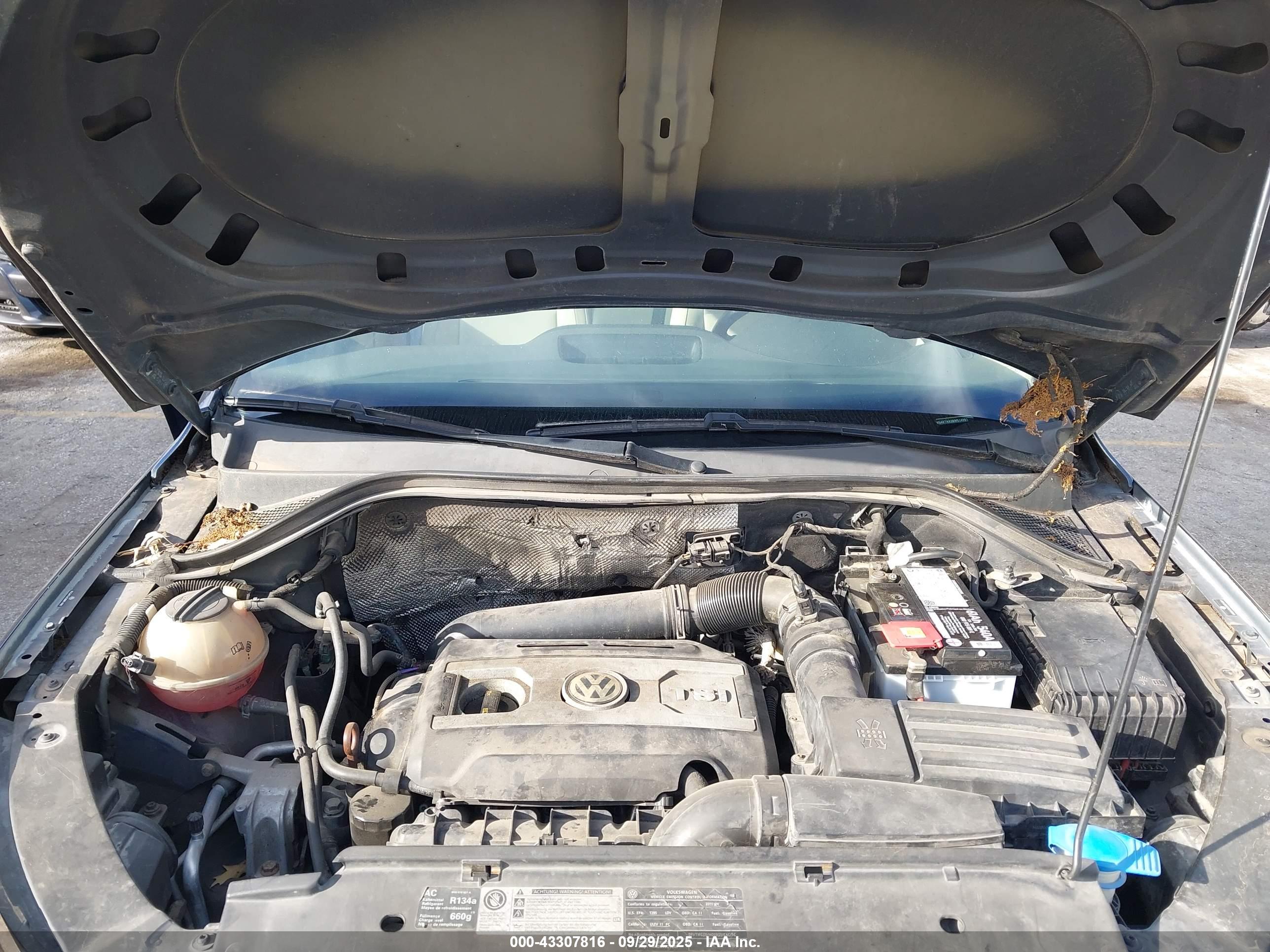 VOLKSWAGEN TIGUAN image 10