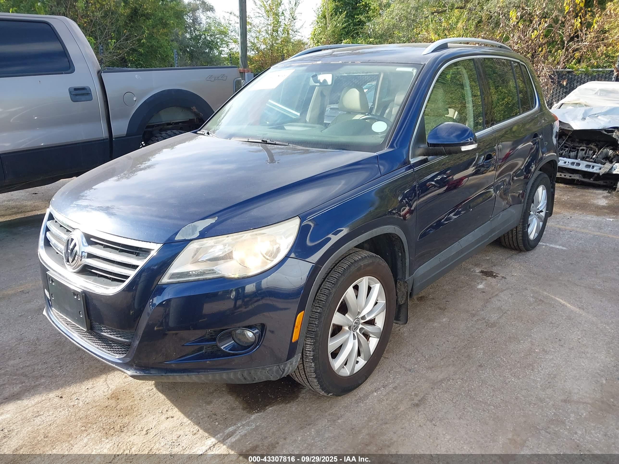 VOLKSWAGEN TIGUAN image 2