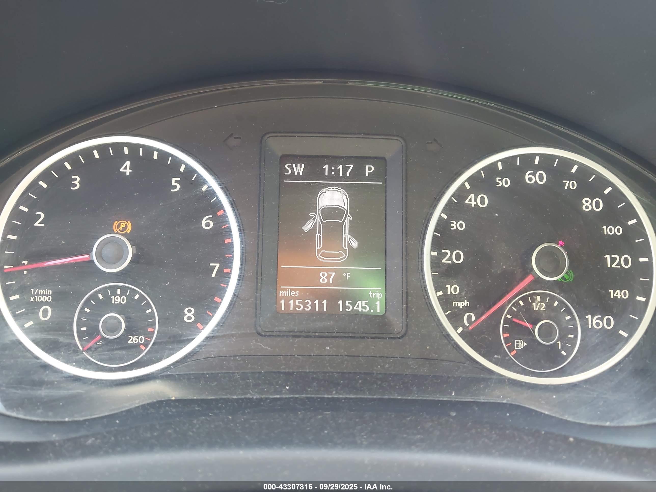 VOLKSWAGEN TIGUAN image 7