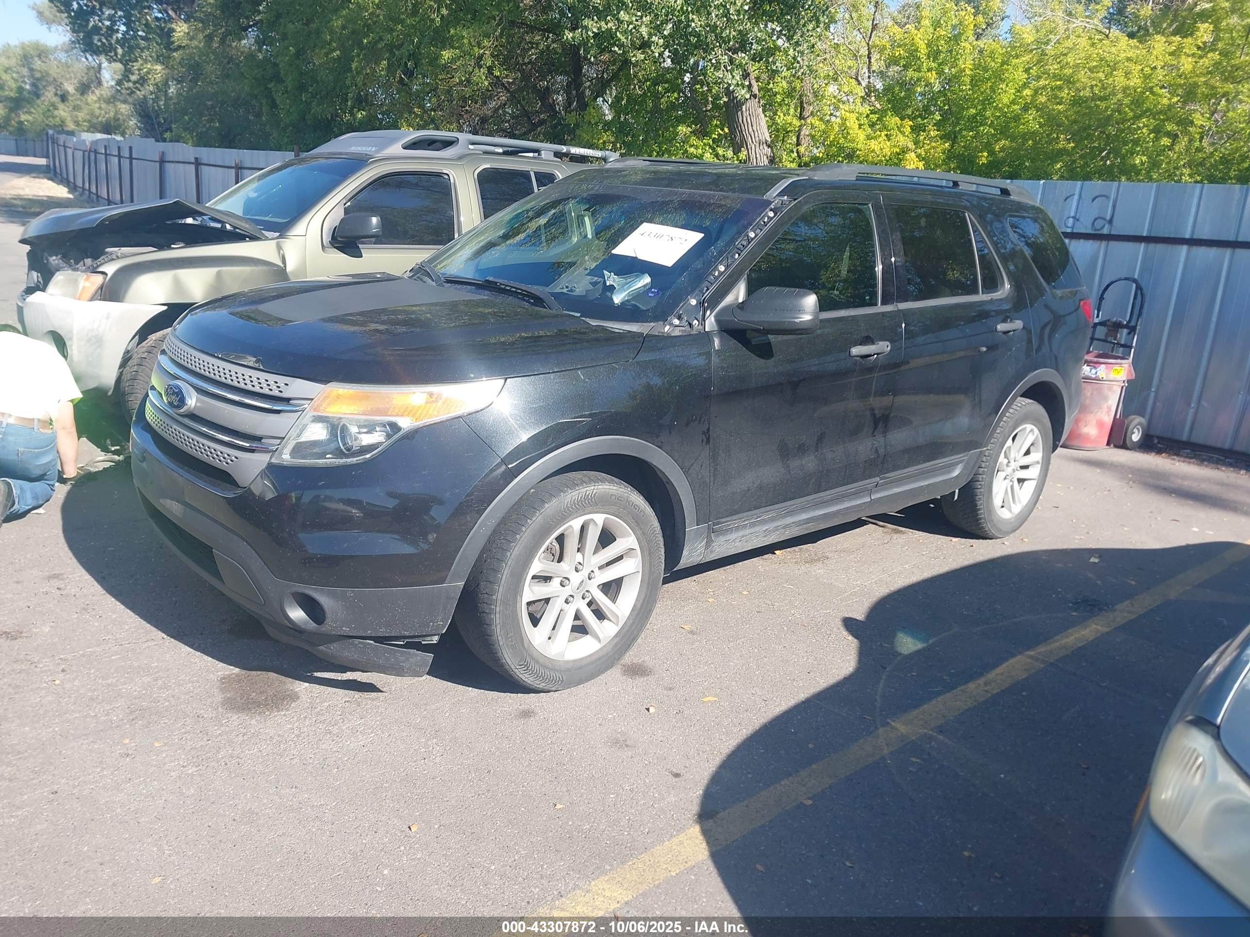 FORD EXPLORER image 2
