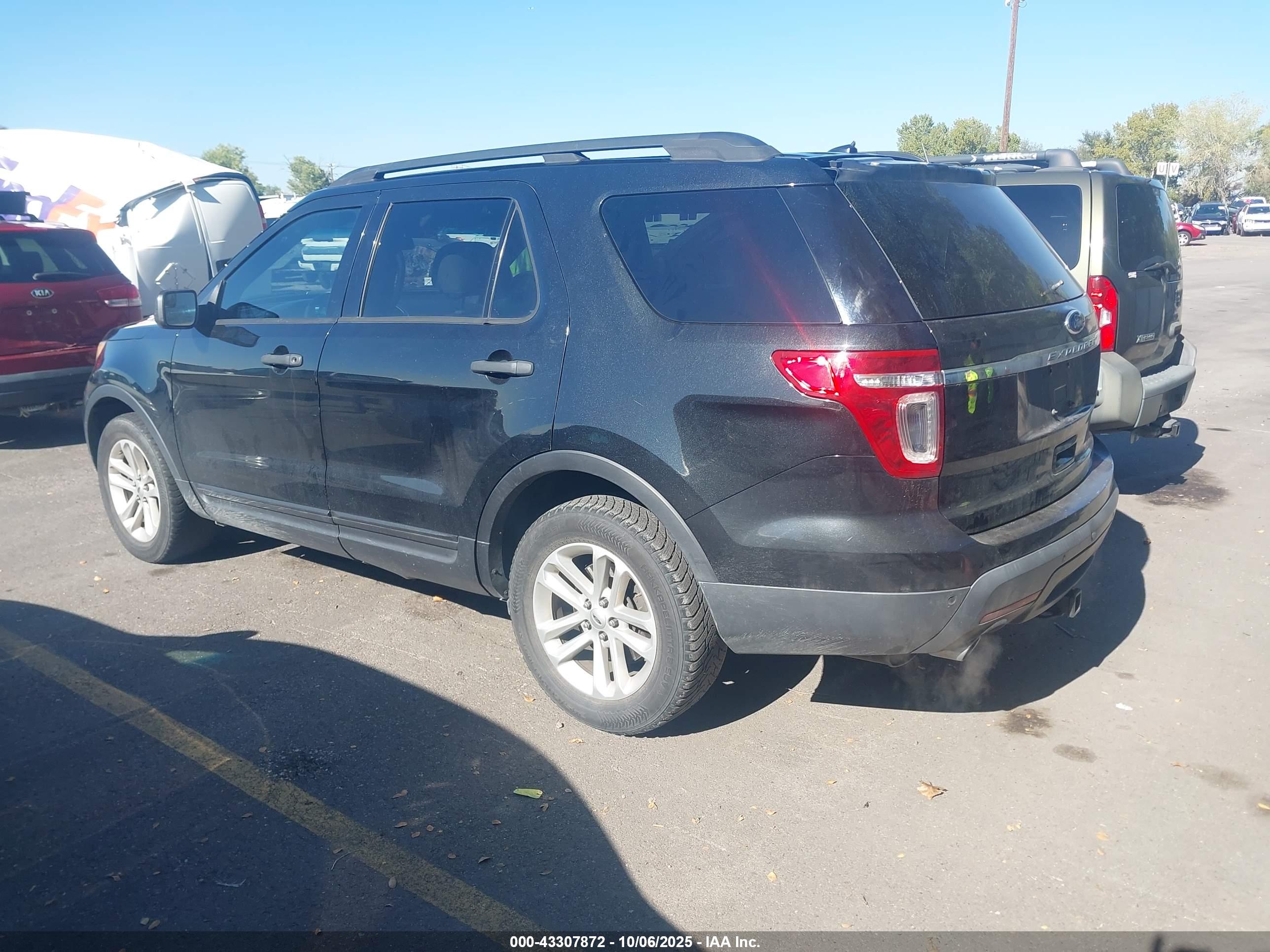 FORD EXPLORER image 3