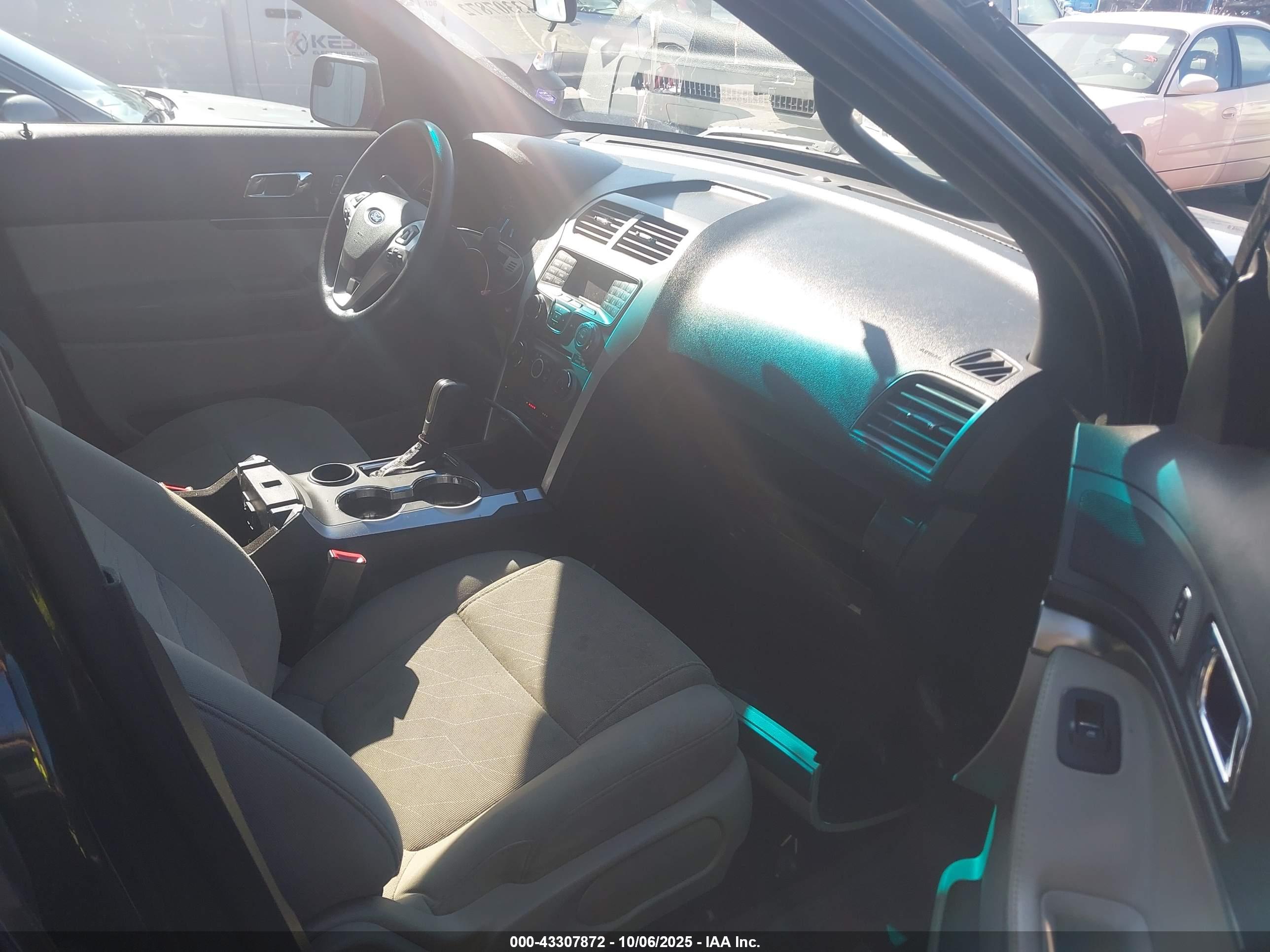 FORD EXPLORER image 5