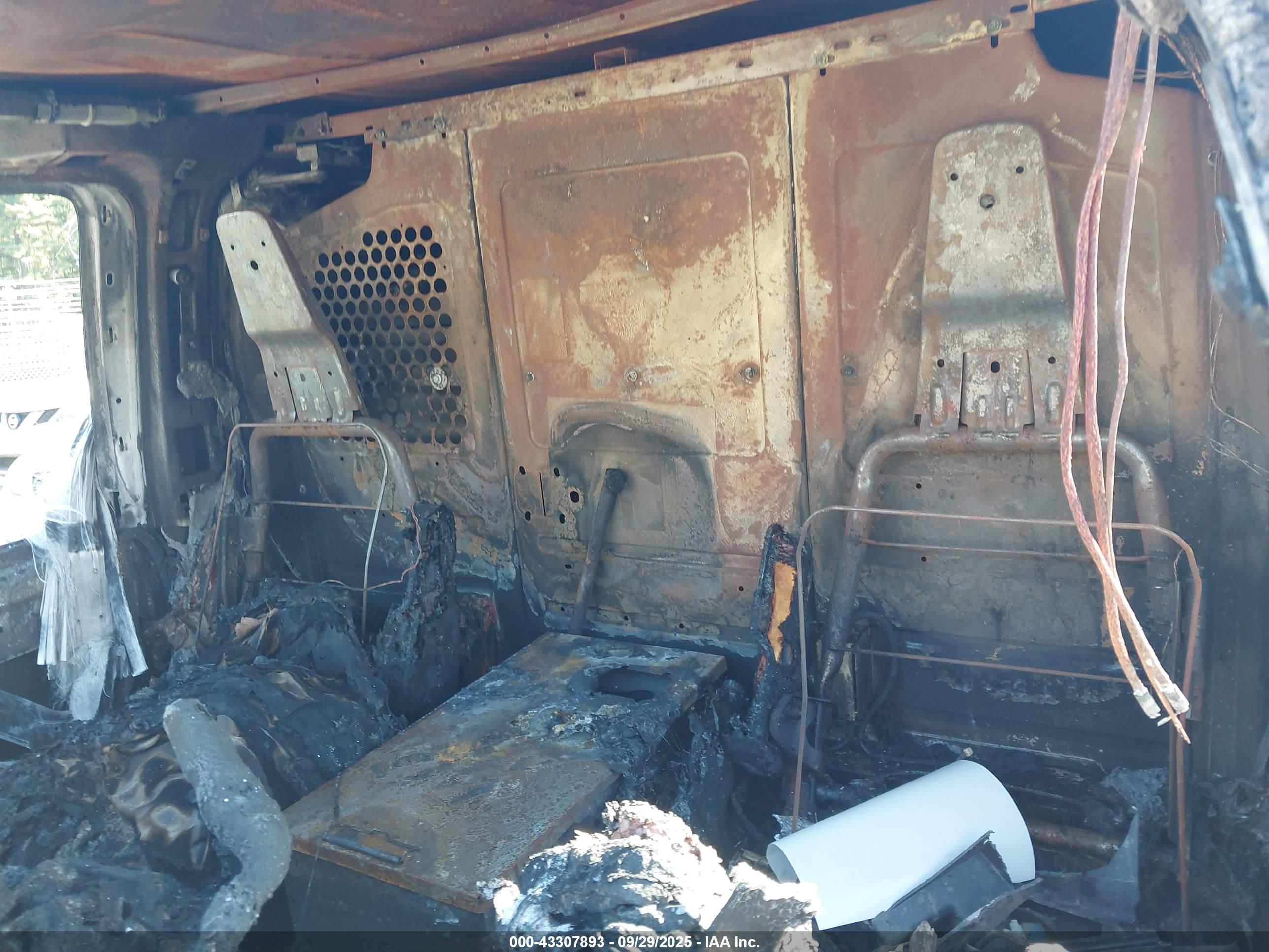 CHEVROLET EXPRESS image 8