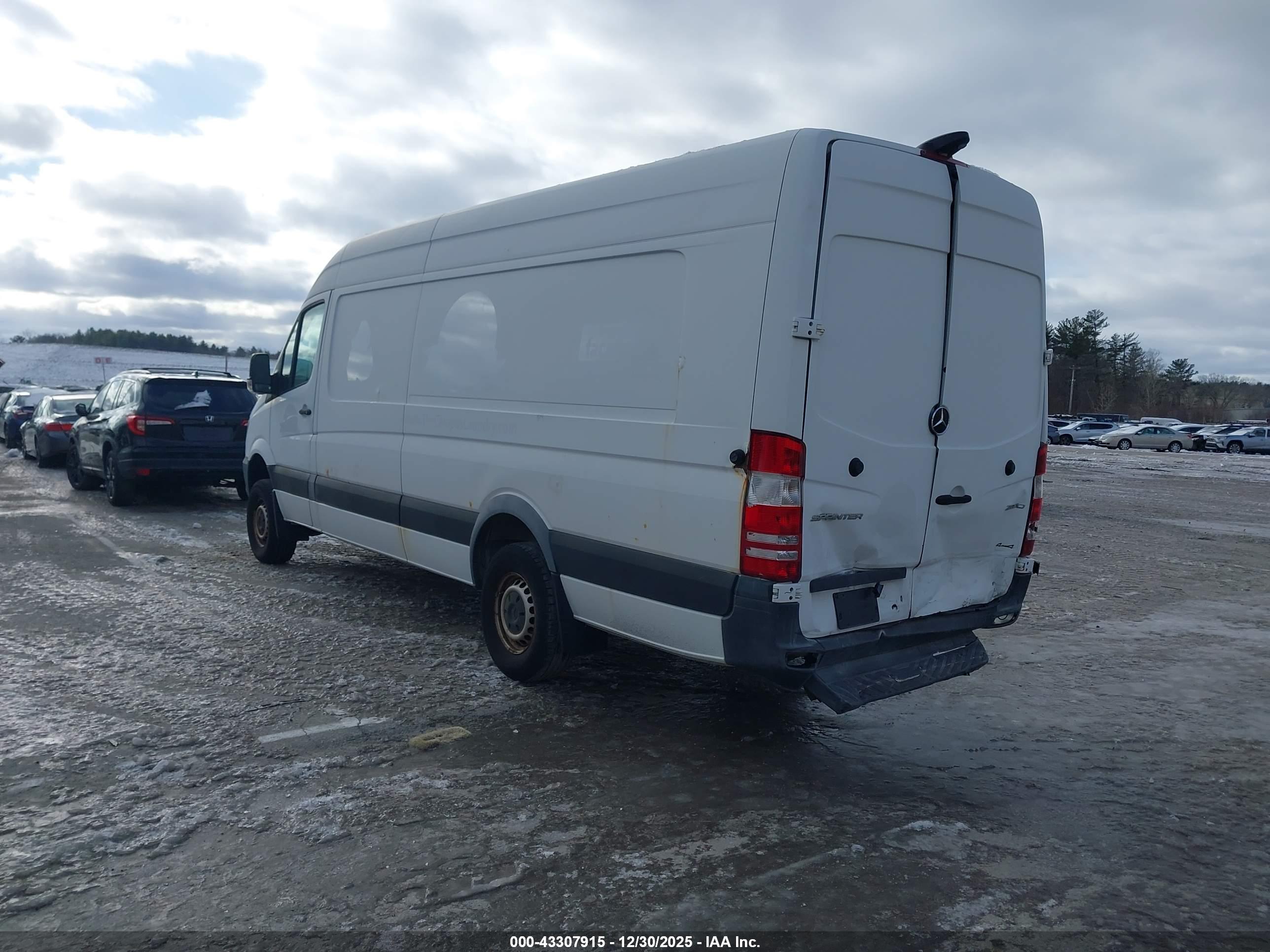 MERCEDES-BENZ SPRINTER image 3