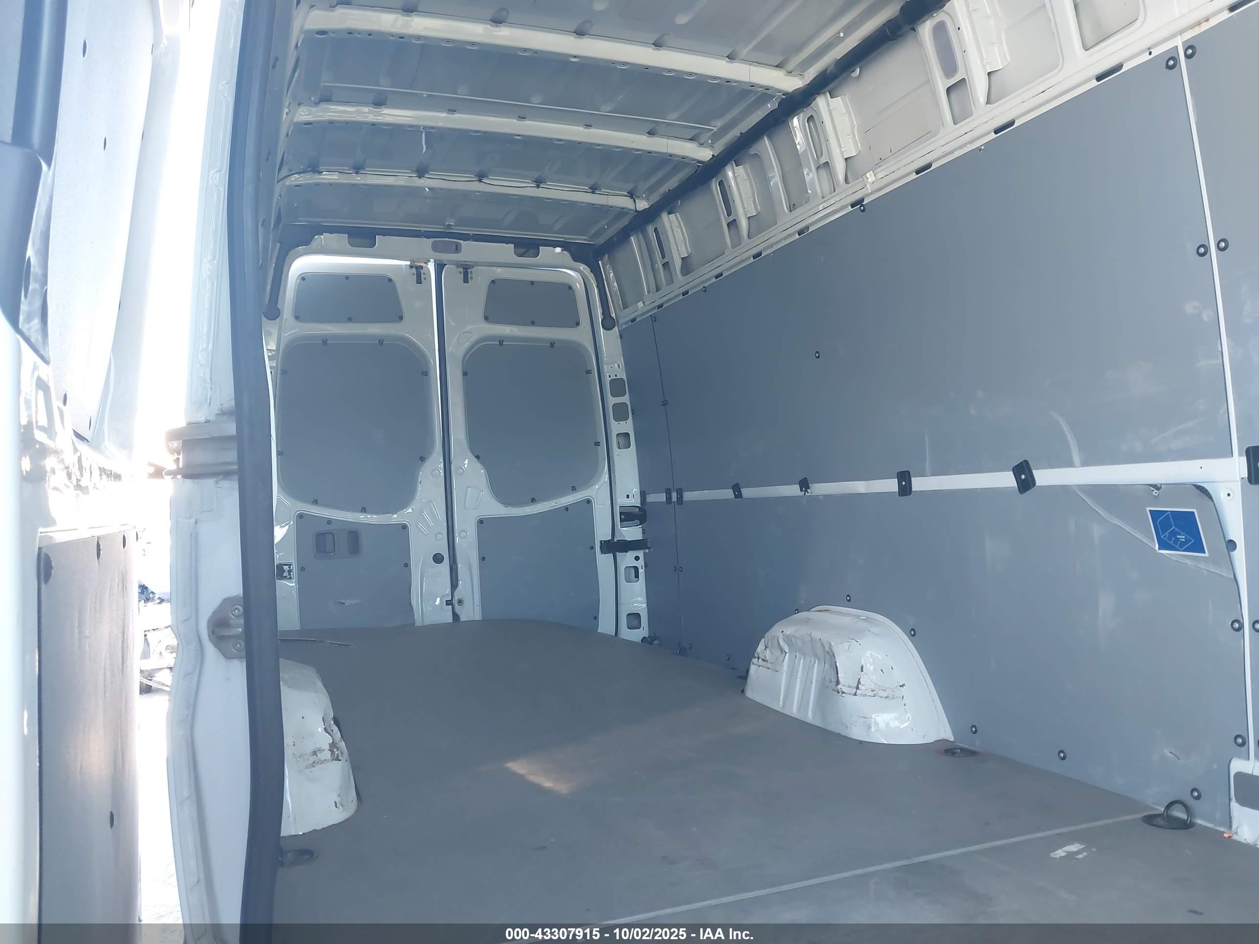 MERCEDES-BENZ SPRINTER image 8
