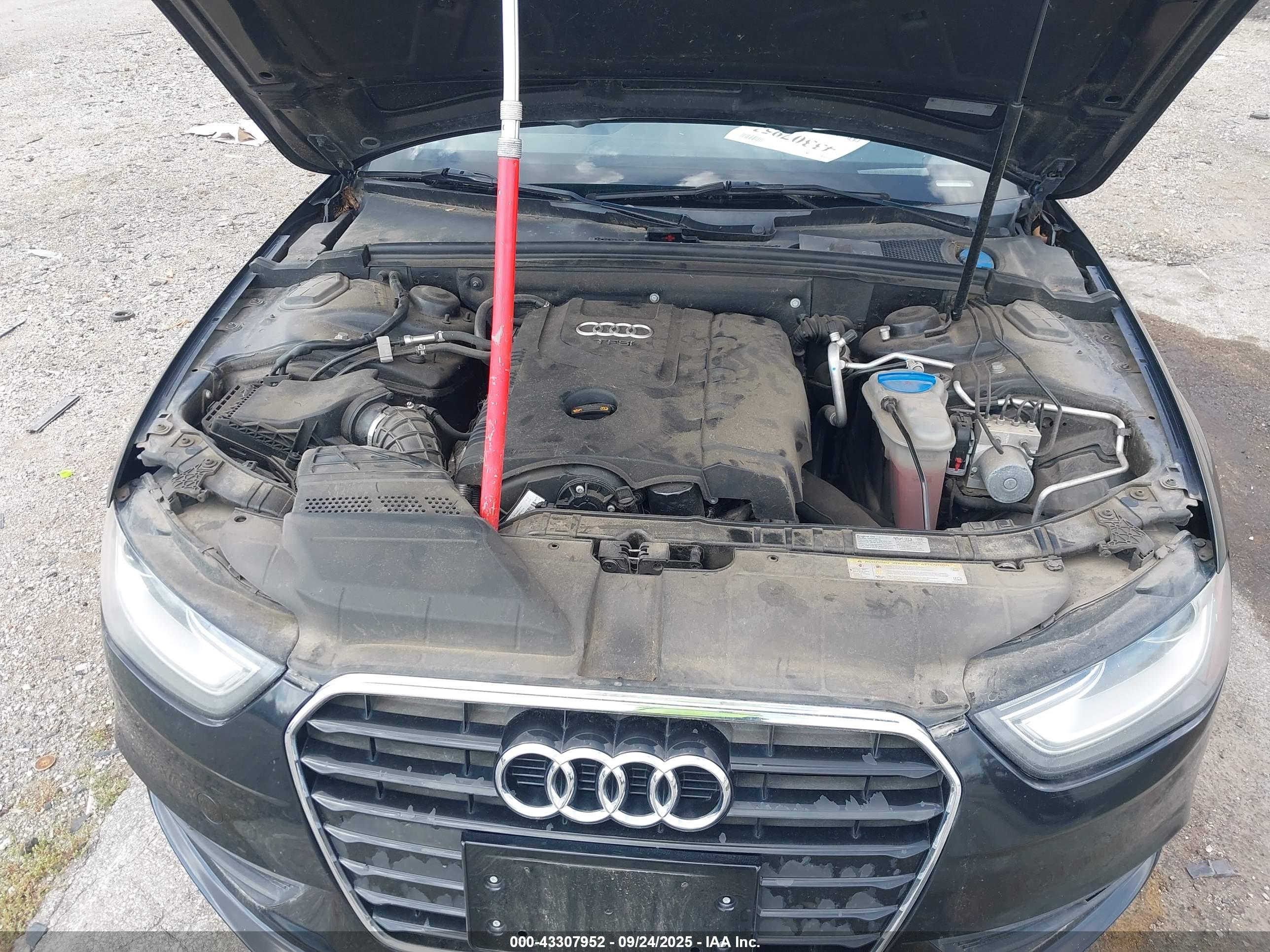AUDI A4 image 10