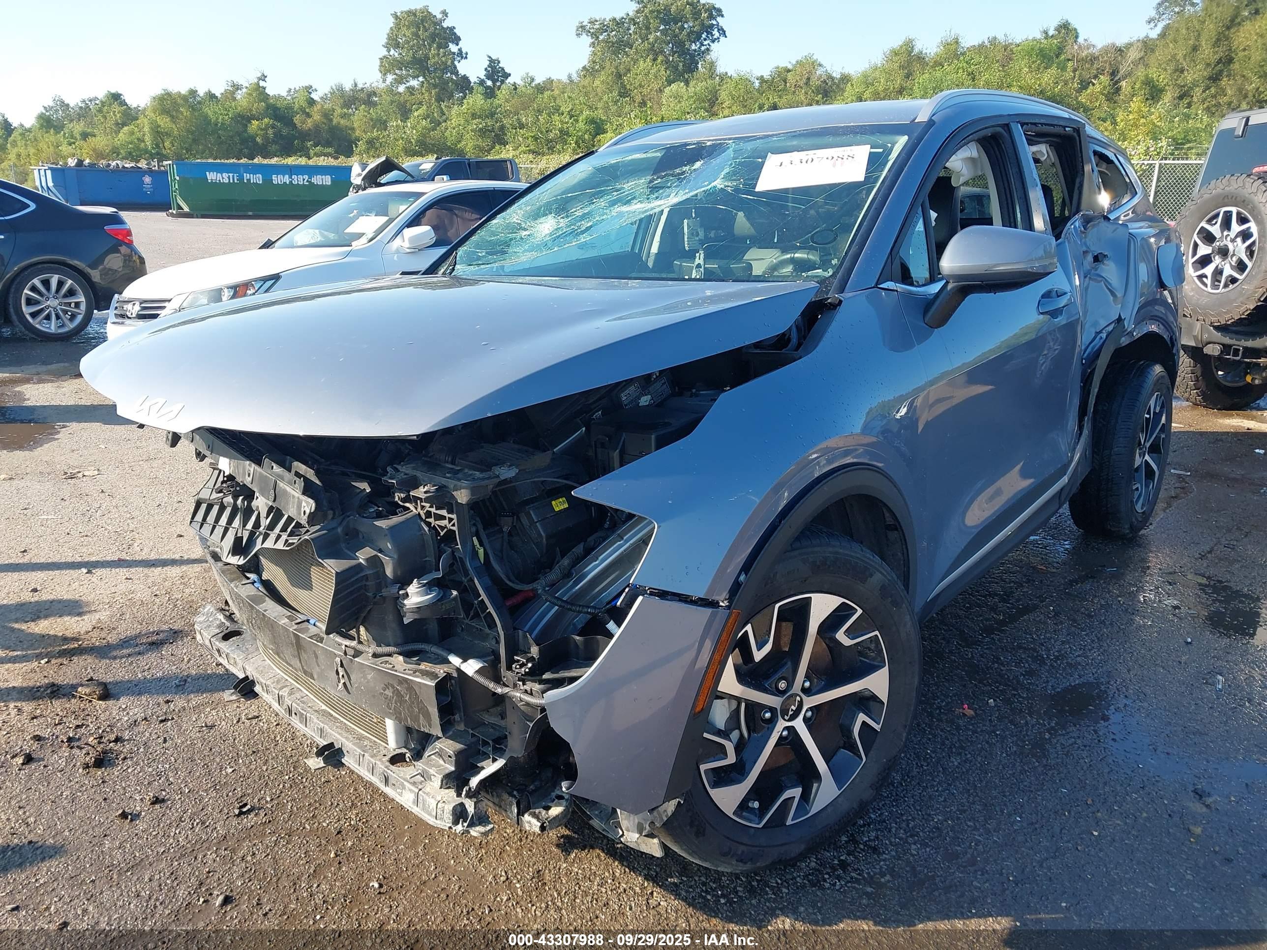 KIA SPORTAGE image 2