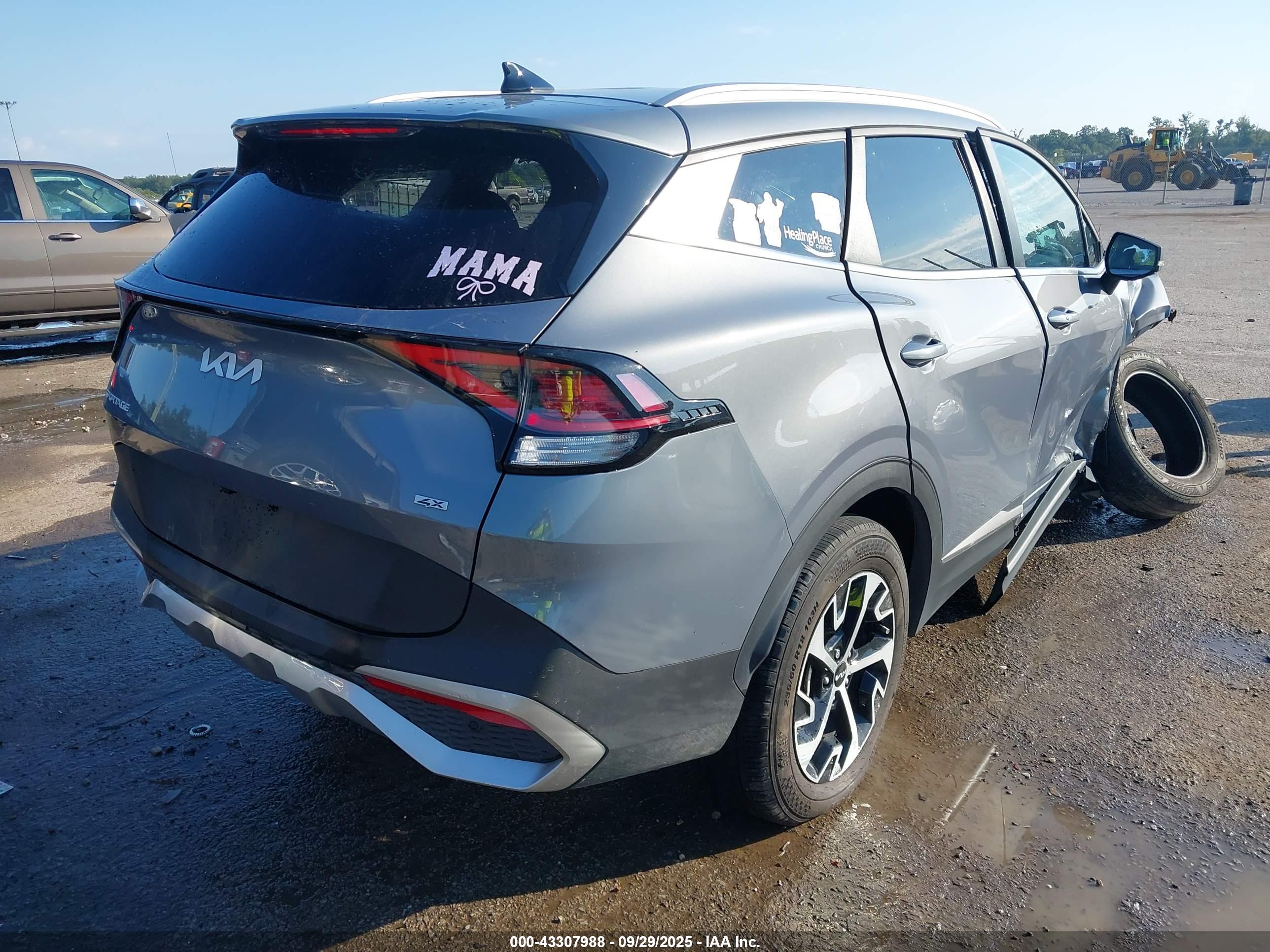 KIA SPORTAGE image 4