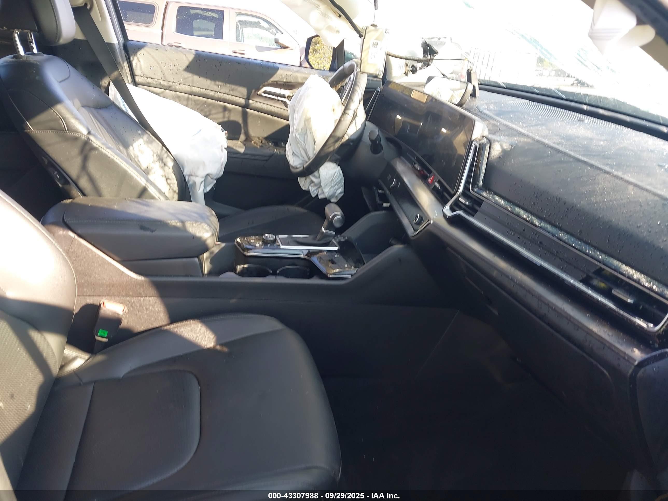 KIA SPORTAGE image 5