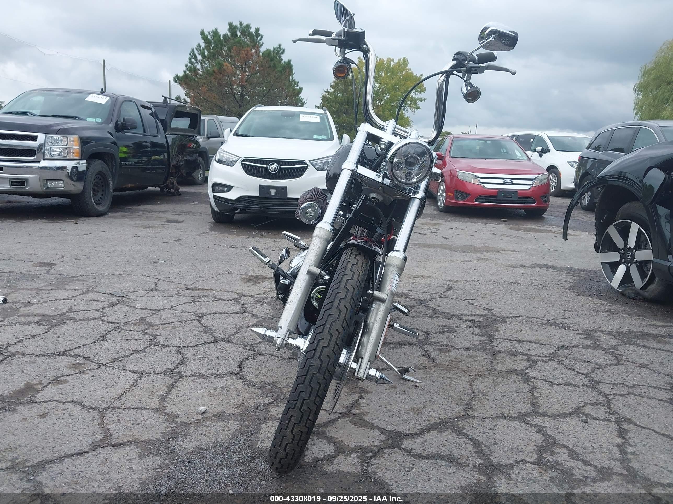 HARLEY-DAVIDSON FXST image 5