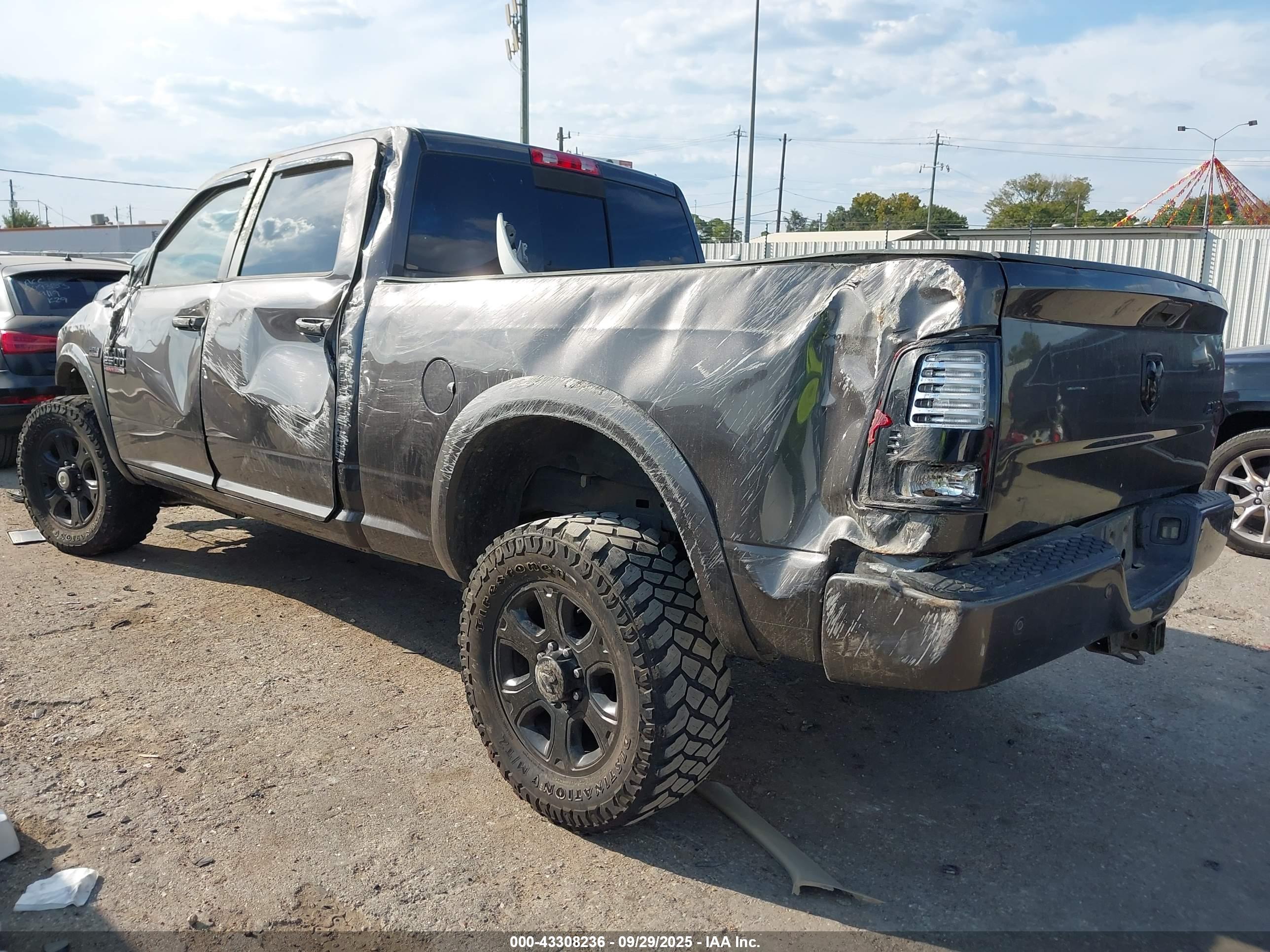 RAM 2500 image 3