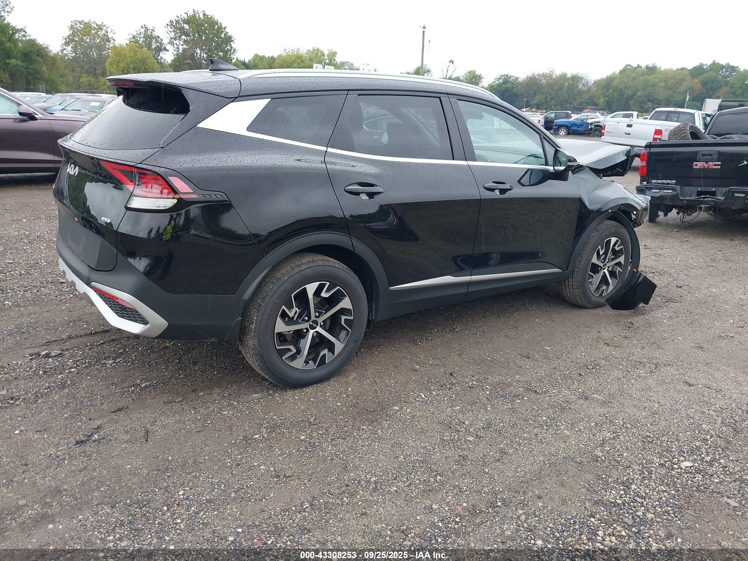 KIA SPORTAGE image 4