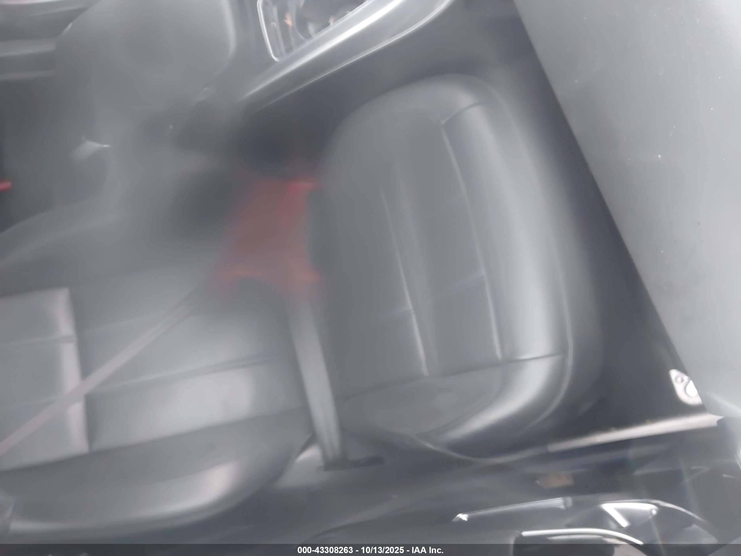 LAND ROVER image 5