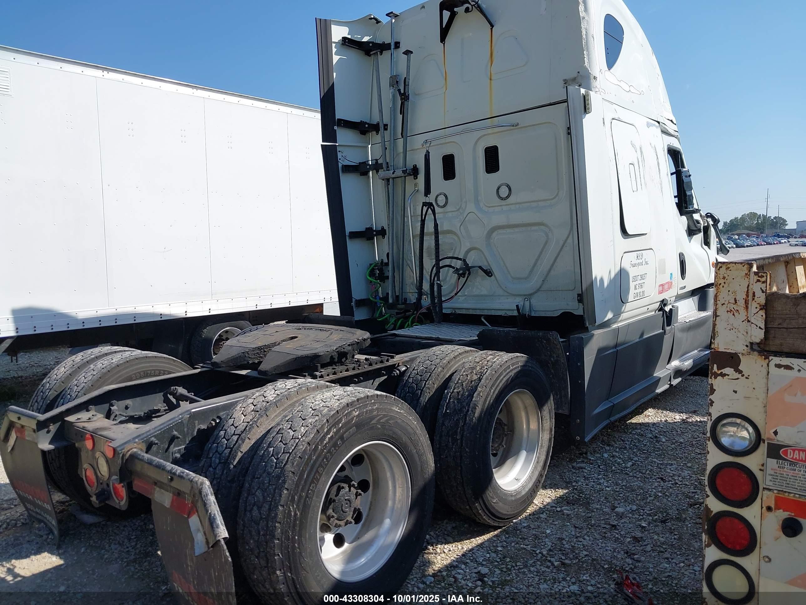 FREIGHTLINER CASCADIA image 4