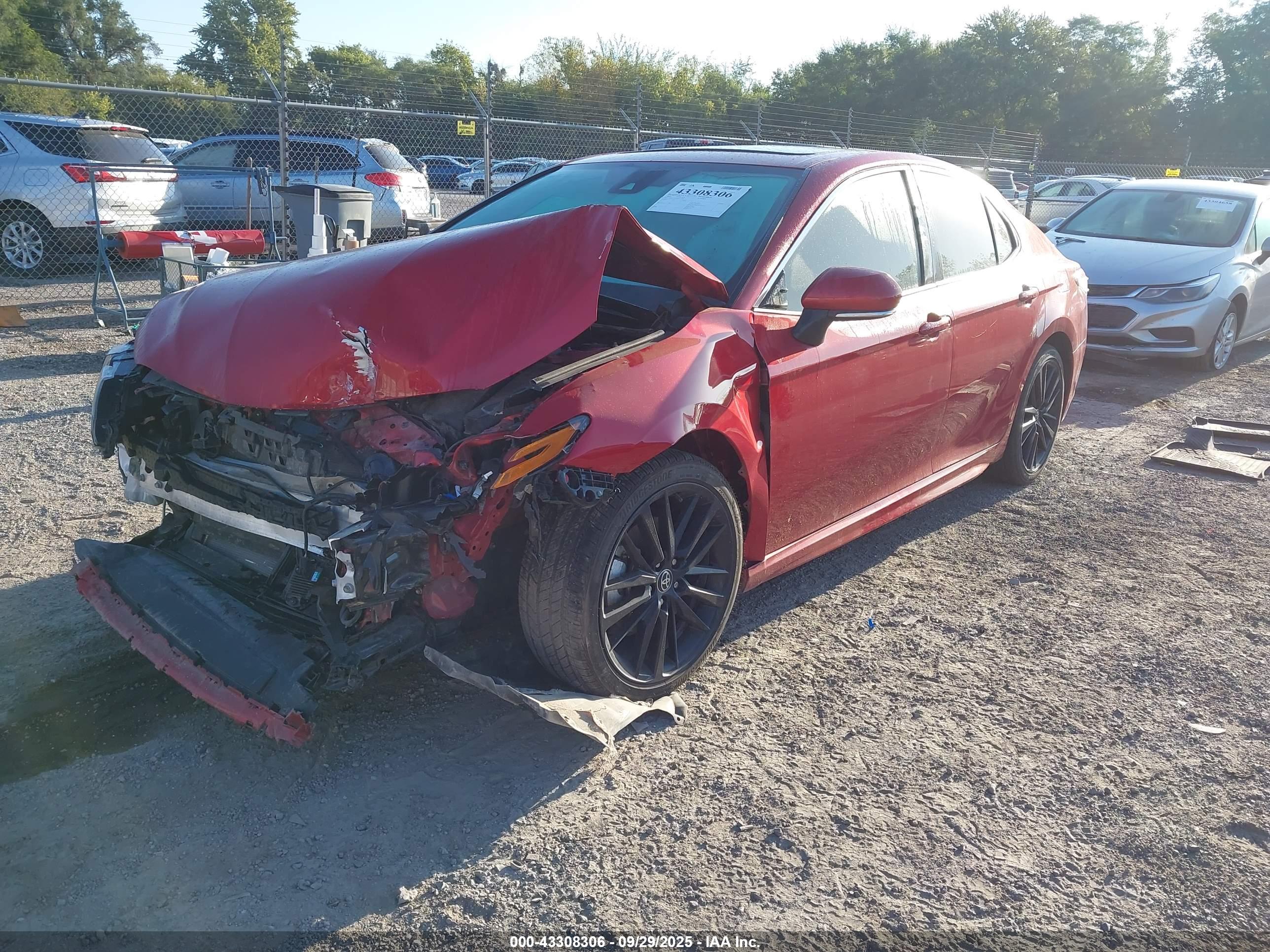 TOYOTA CAMRY image 2