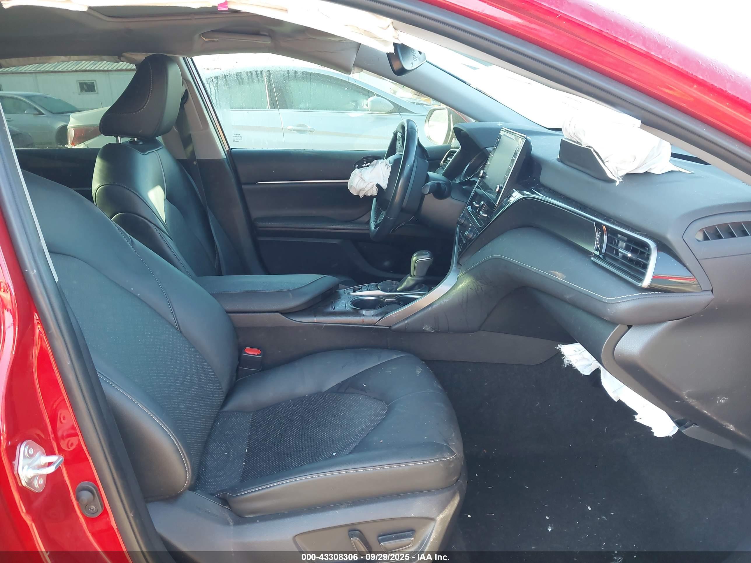 TOYOTA CAMRY image 5