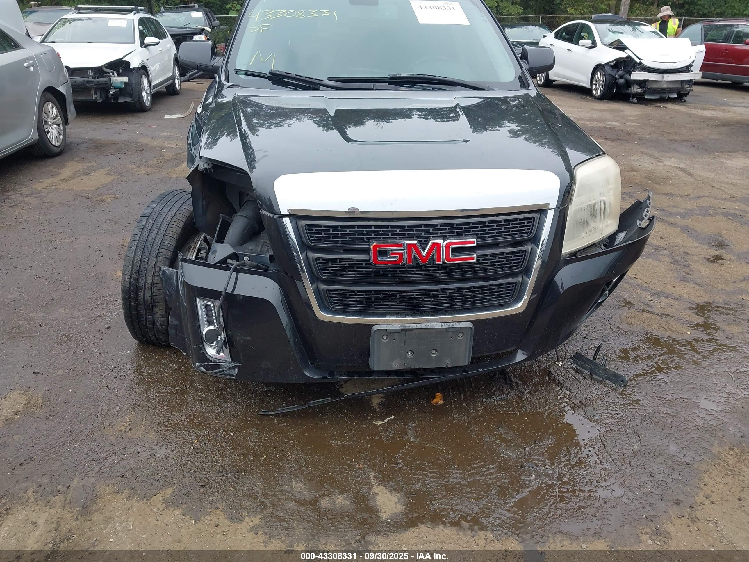 GMC TERRAIN image 6