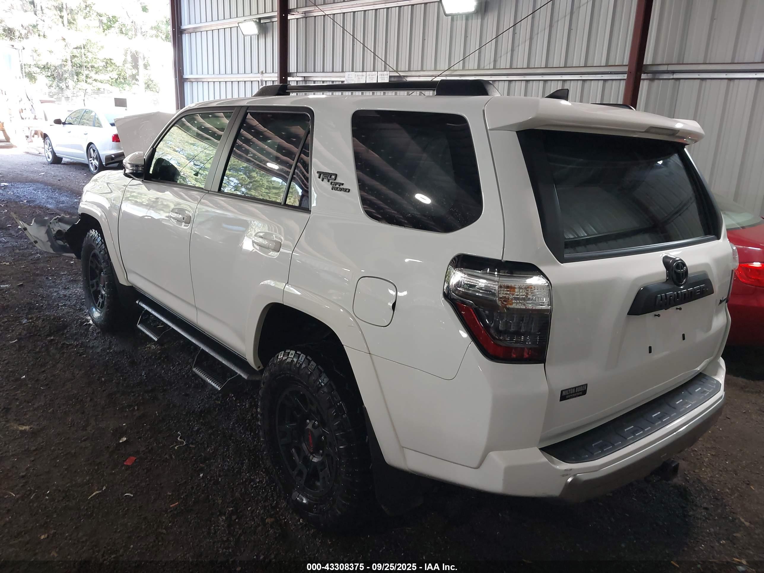 TOYOTA 4RUNNER image 3