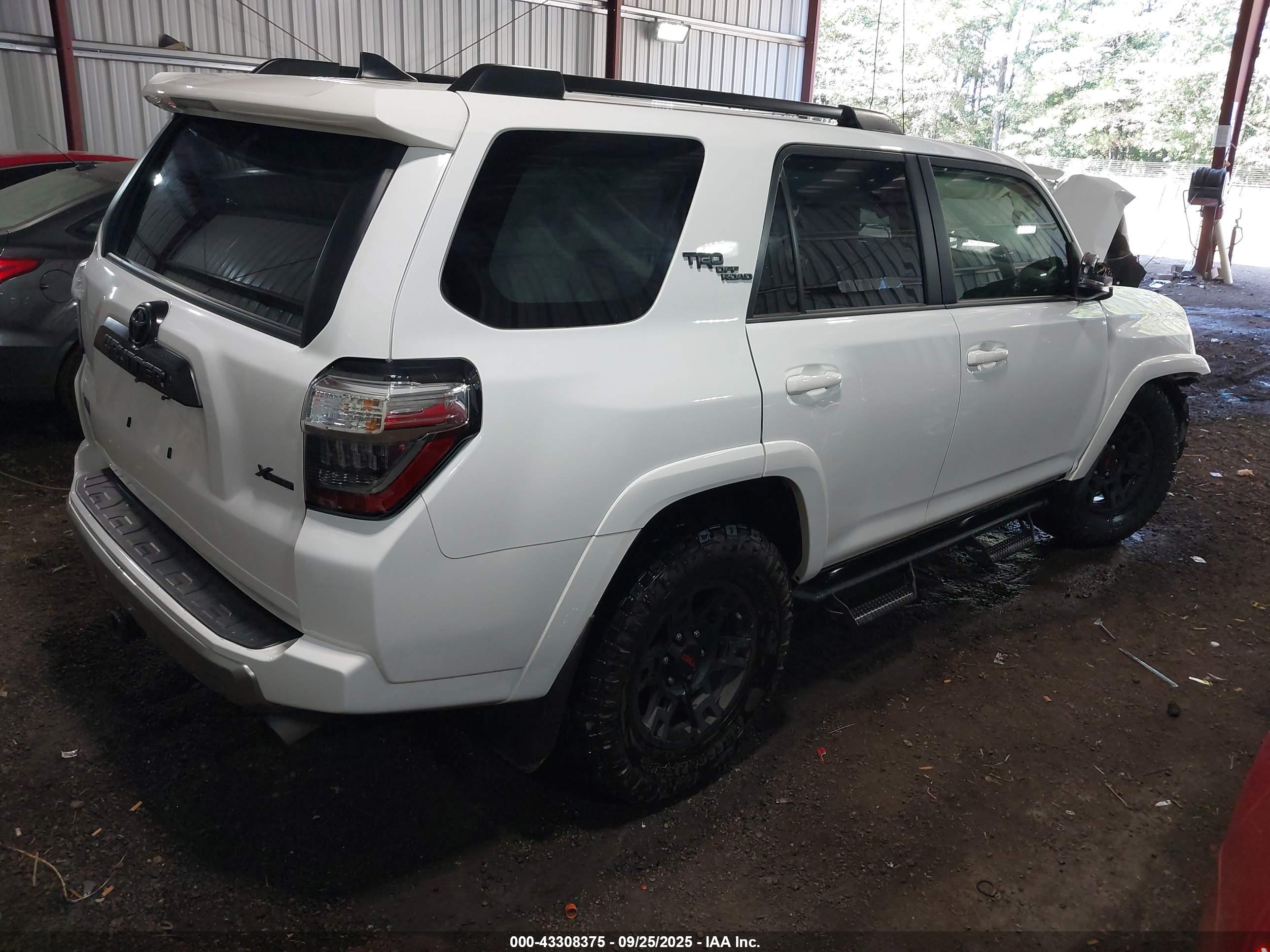 TOYOTA 4RUNNER image 4