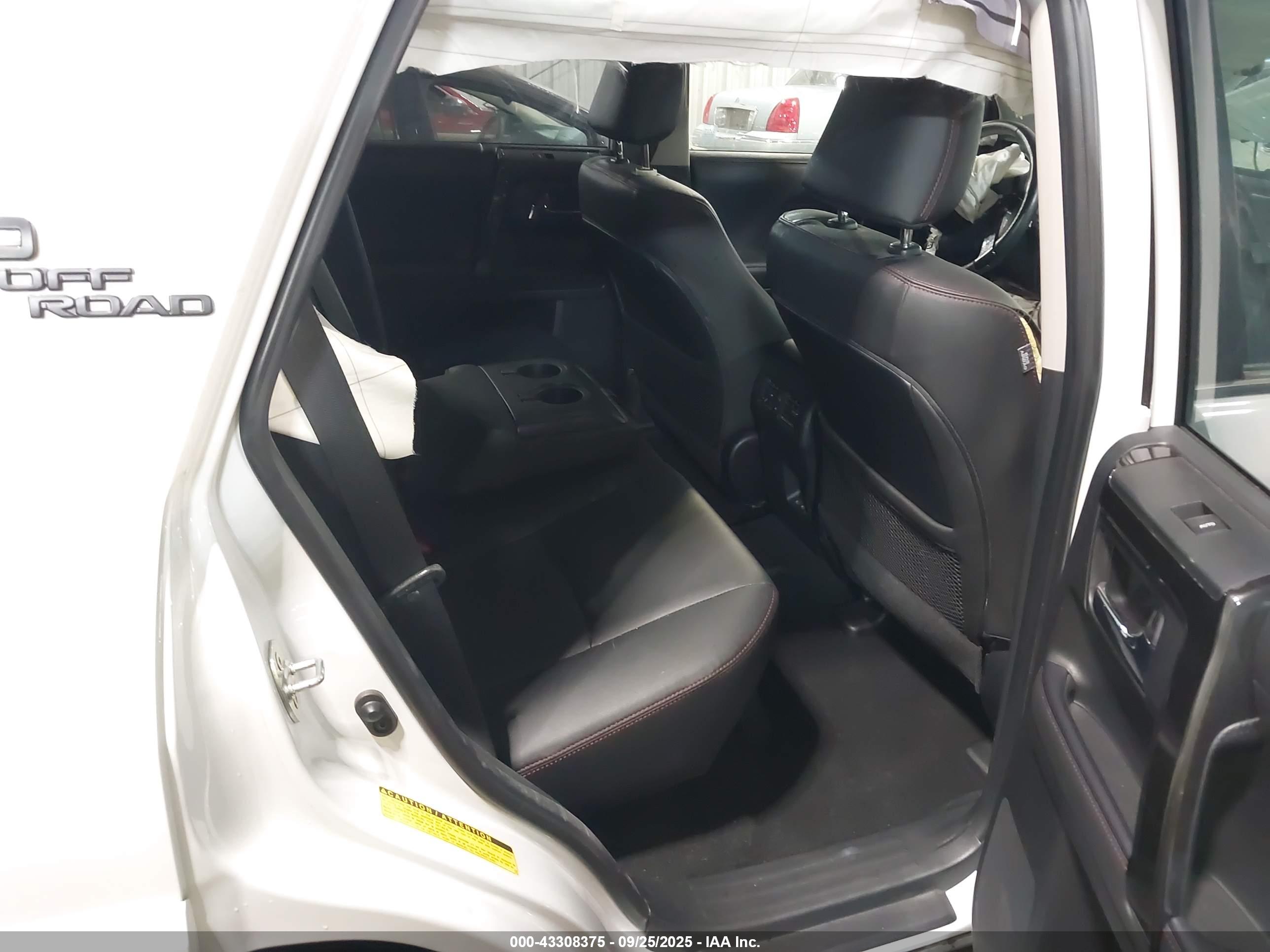 TOYOTA 4RUNNER image 8