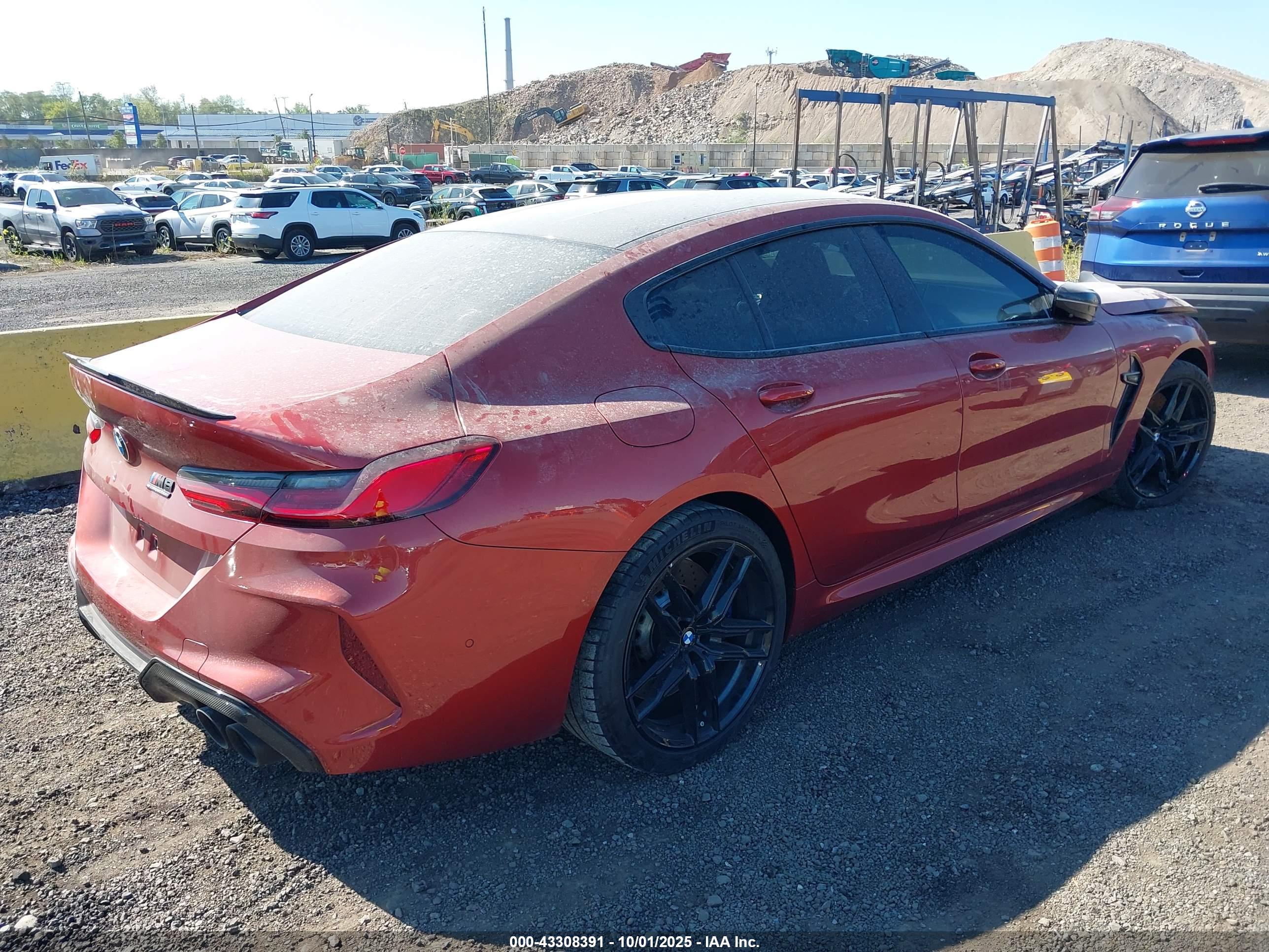 BMW M8 image 4