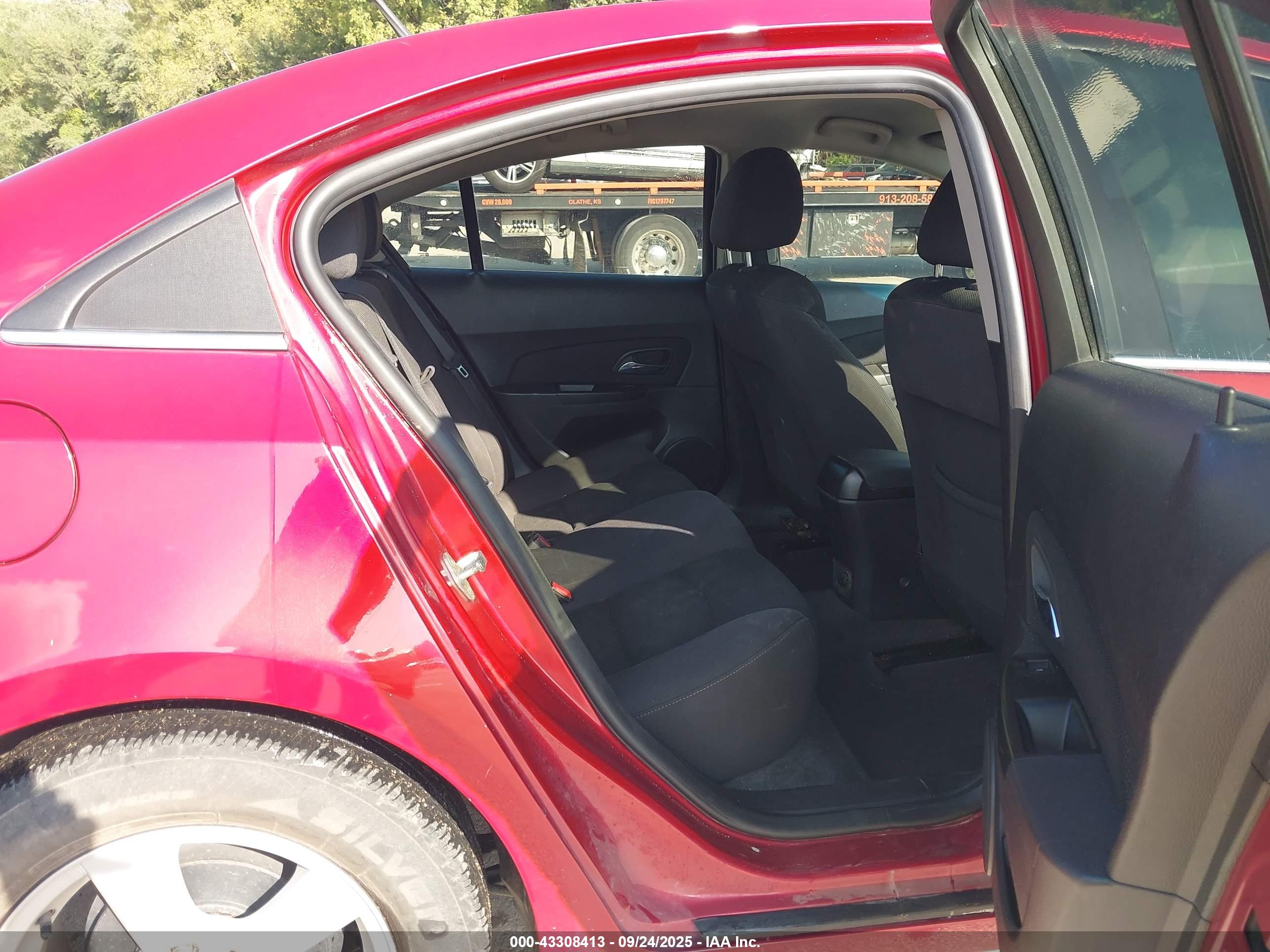 CHEVROLET CRUZE image 8