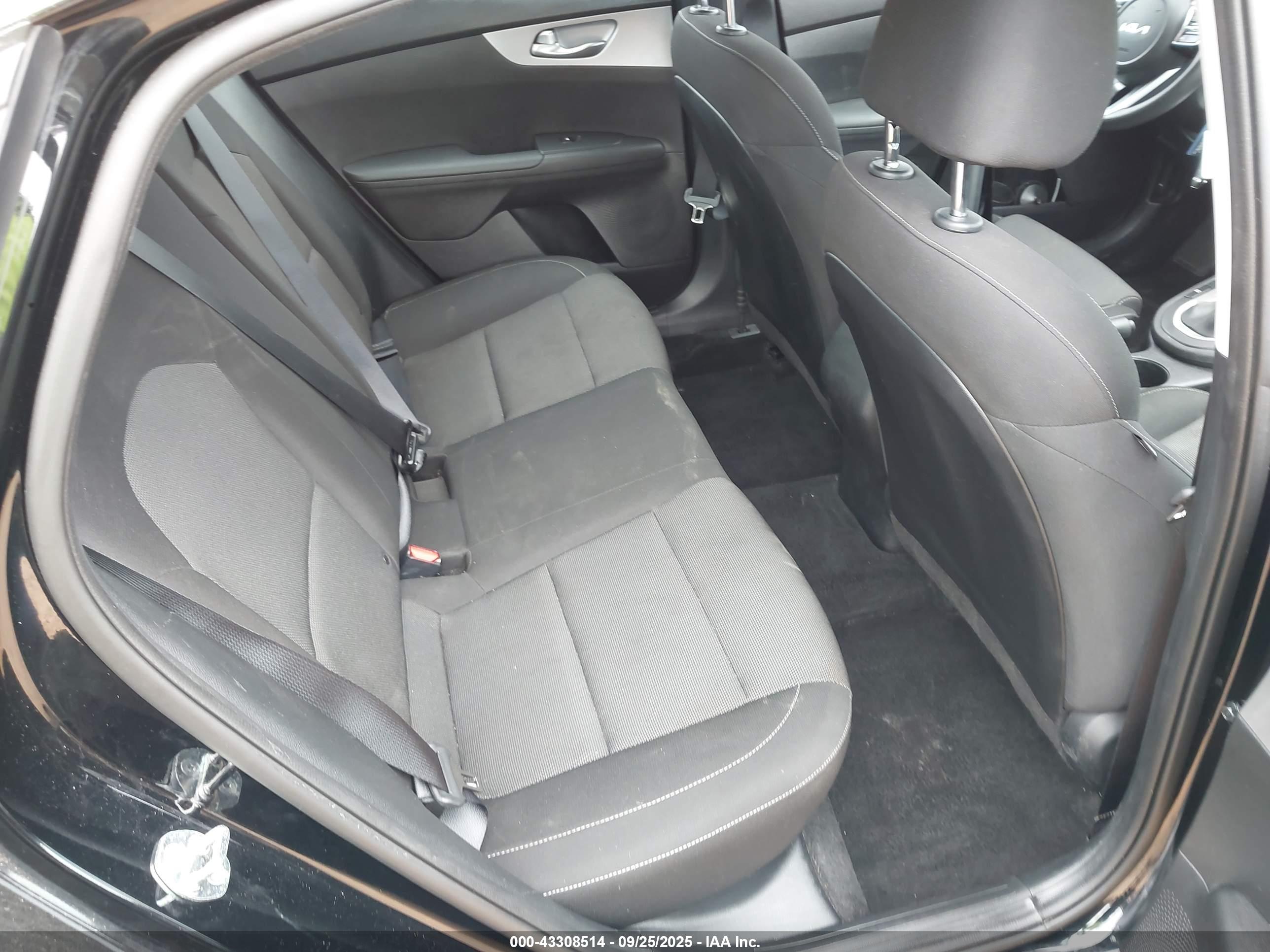 KIA FORTE image 8