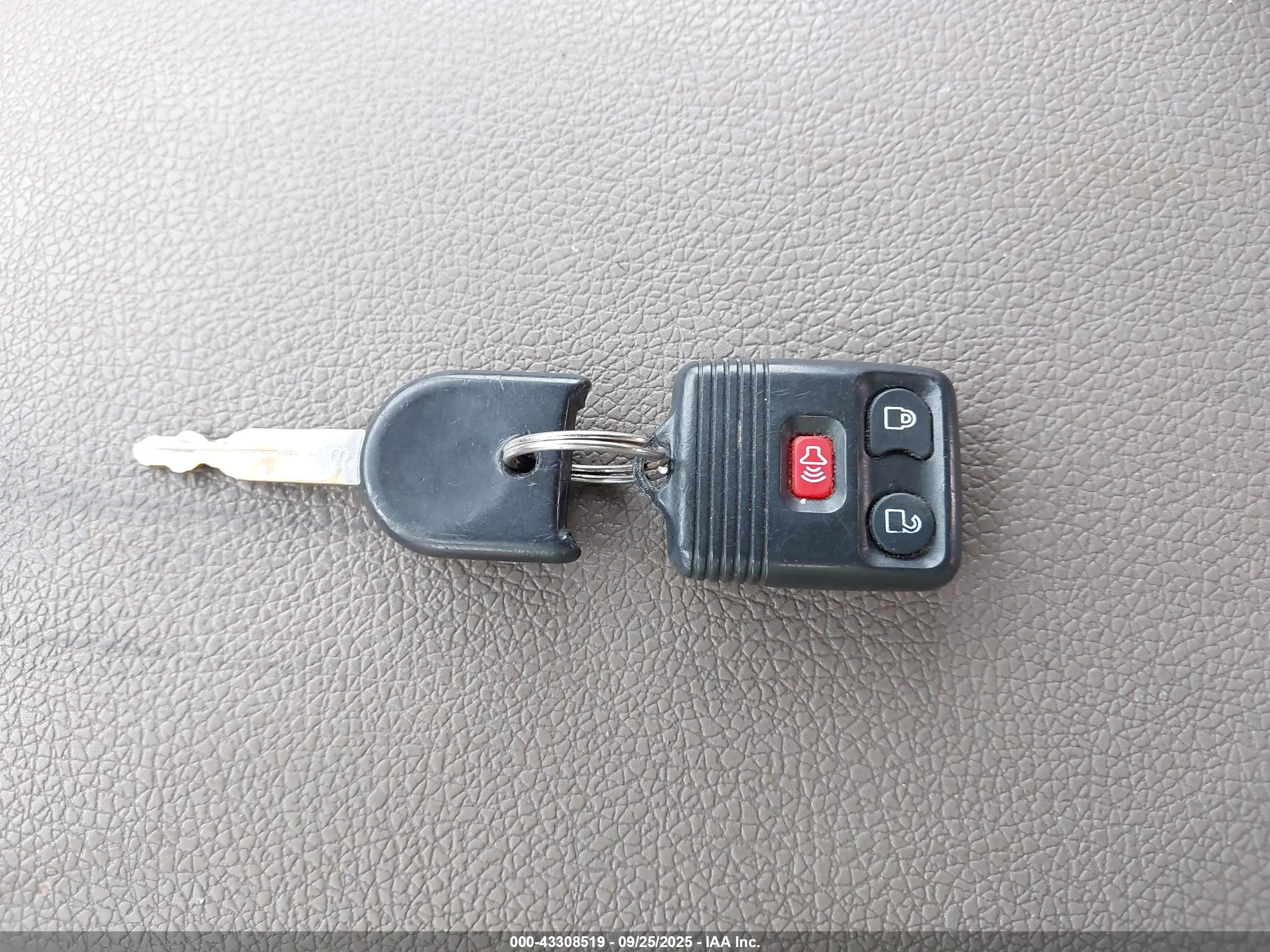 FORD EXPLORER image 11