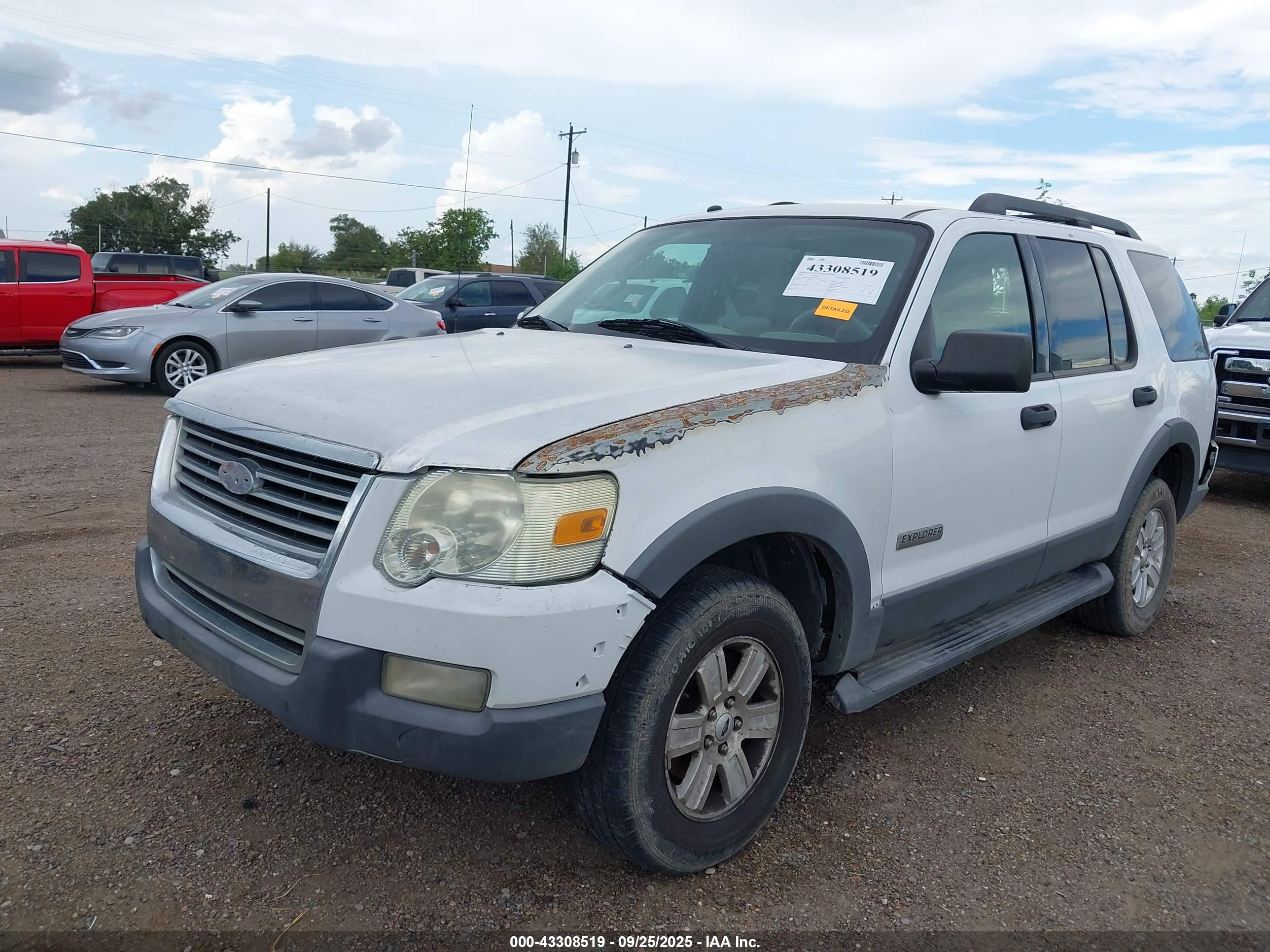 FORD EXPLORER image 2