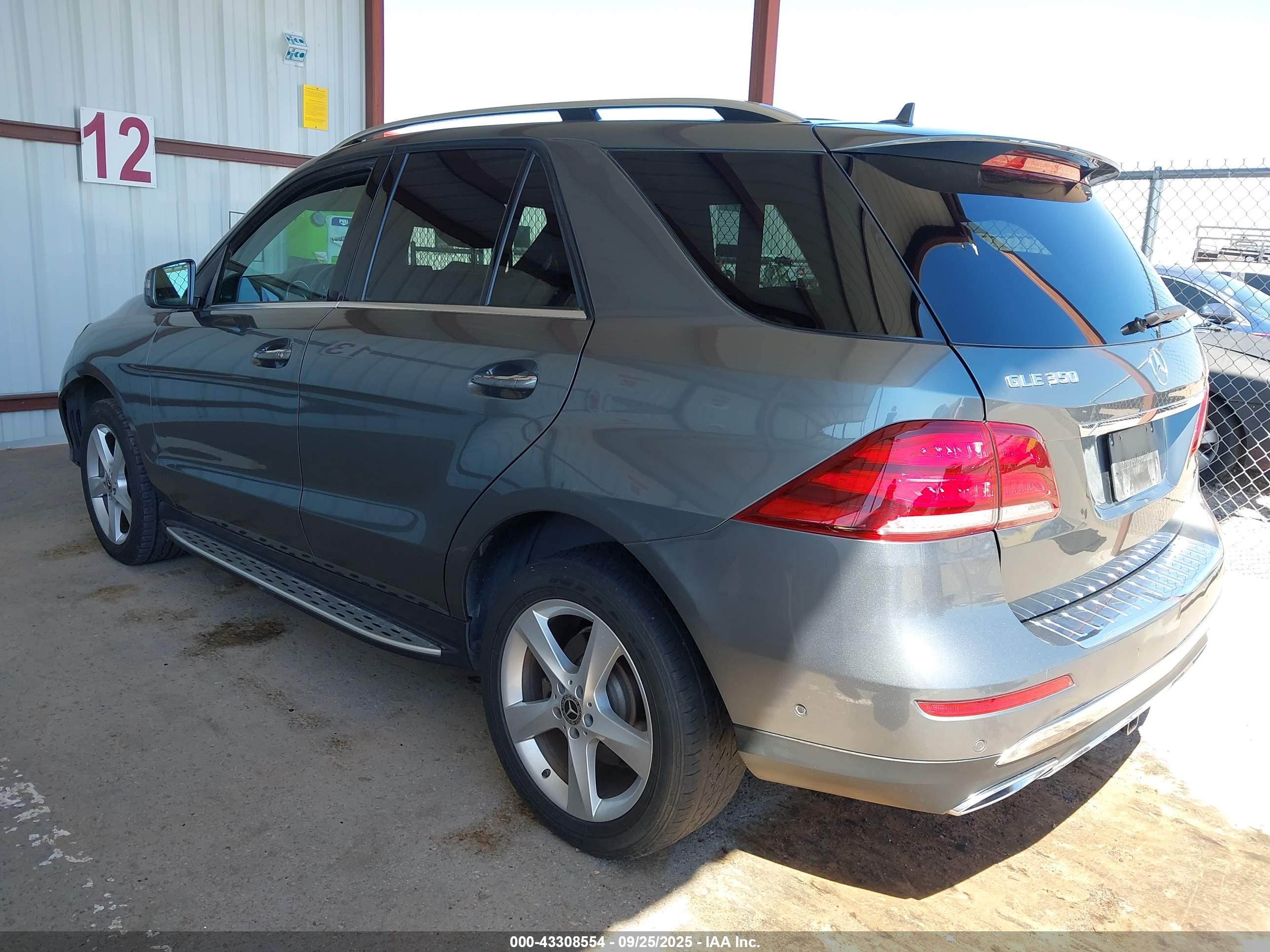 MERCEDES-BENZ GLE image 3