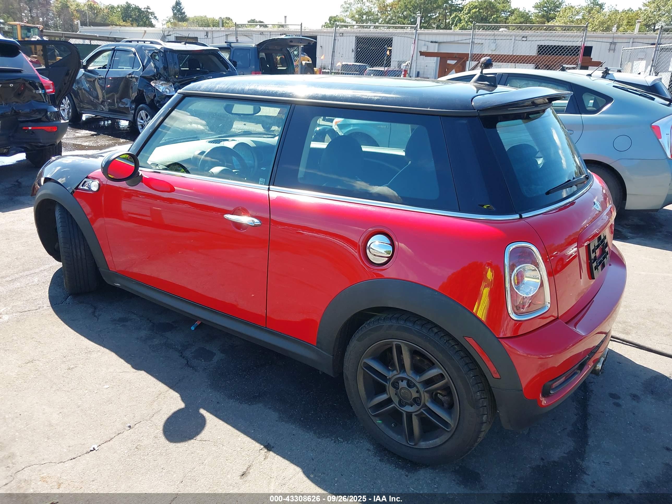 MINI COOPER image 3
