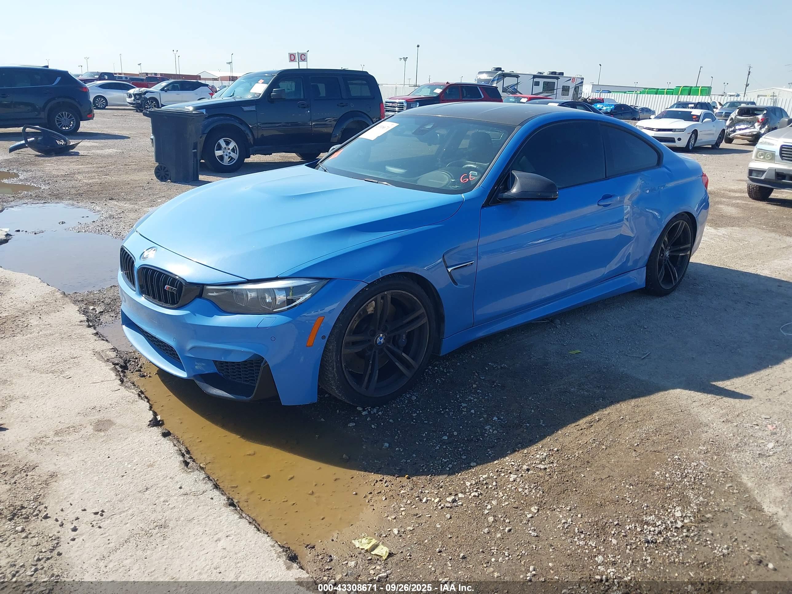 BMW M4 image 2