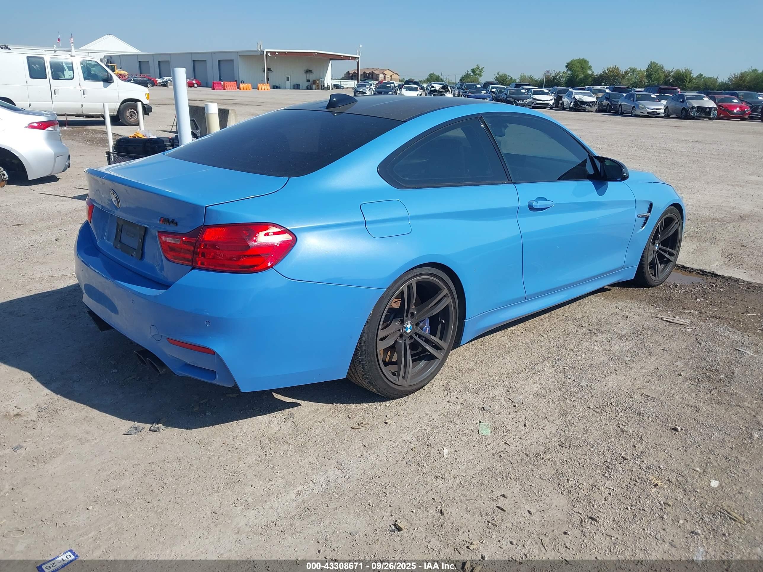 BMW M4 image 4