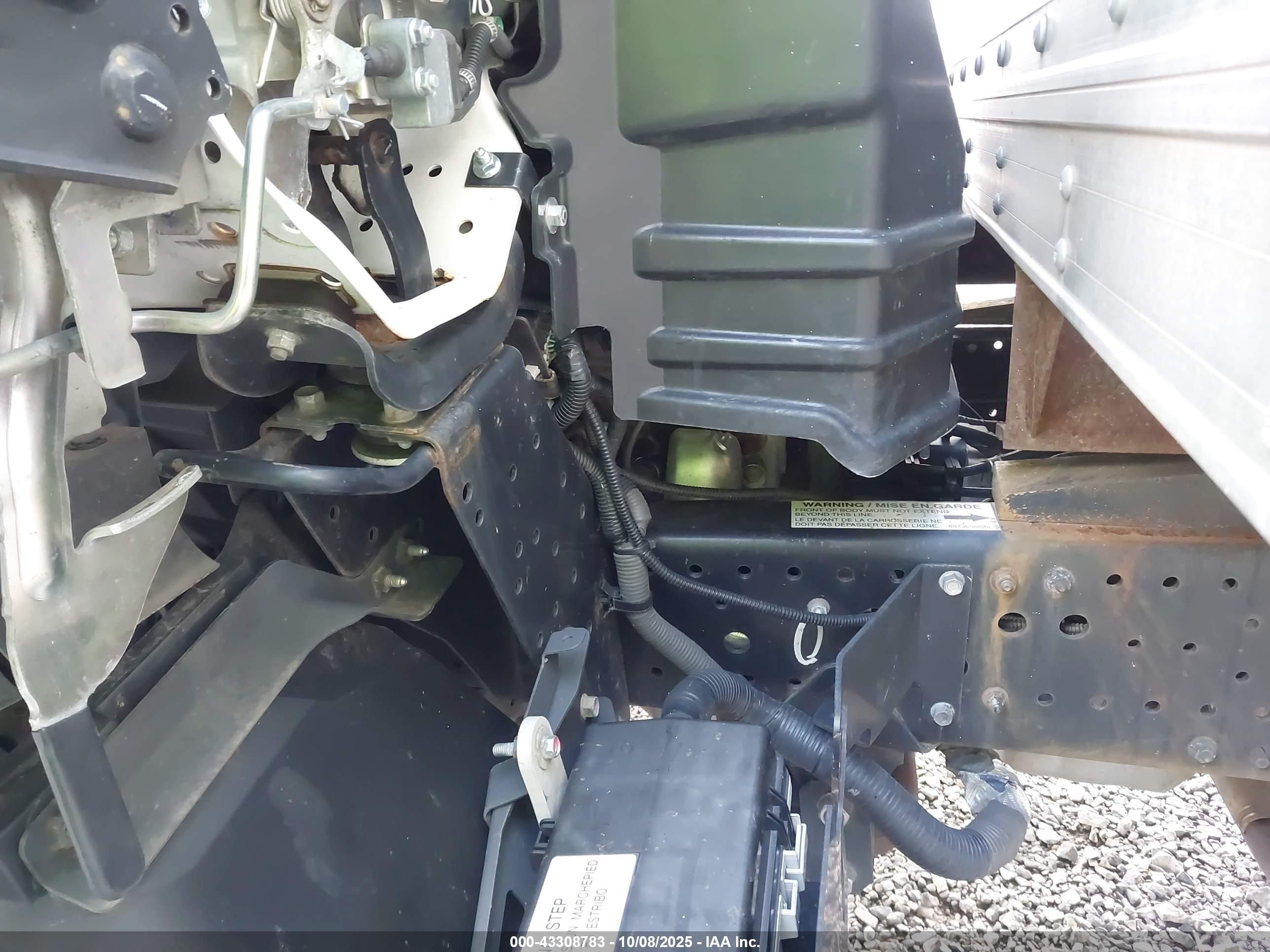 ISUZU NPR image 10
