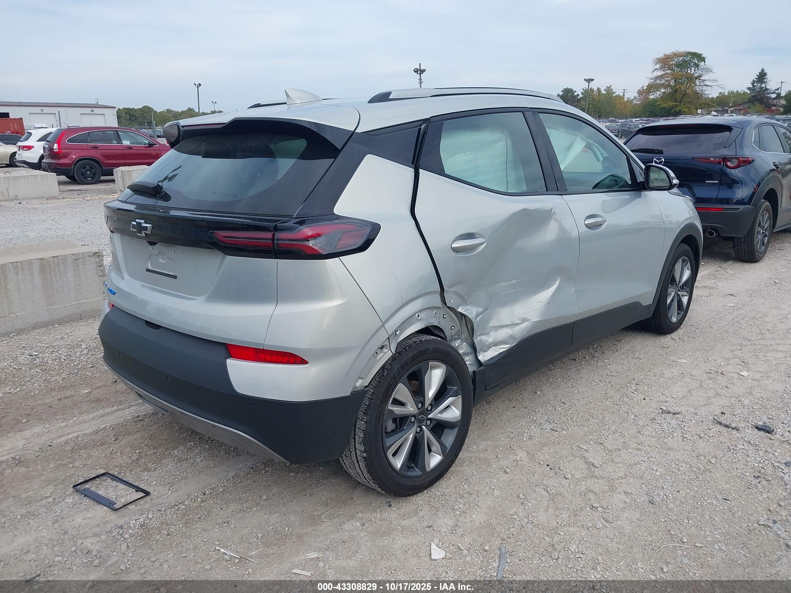 CHEVROLET BOLT image 4