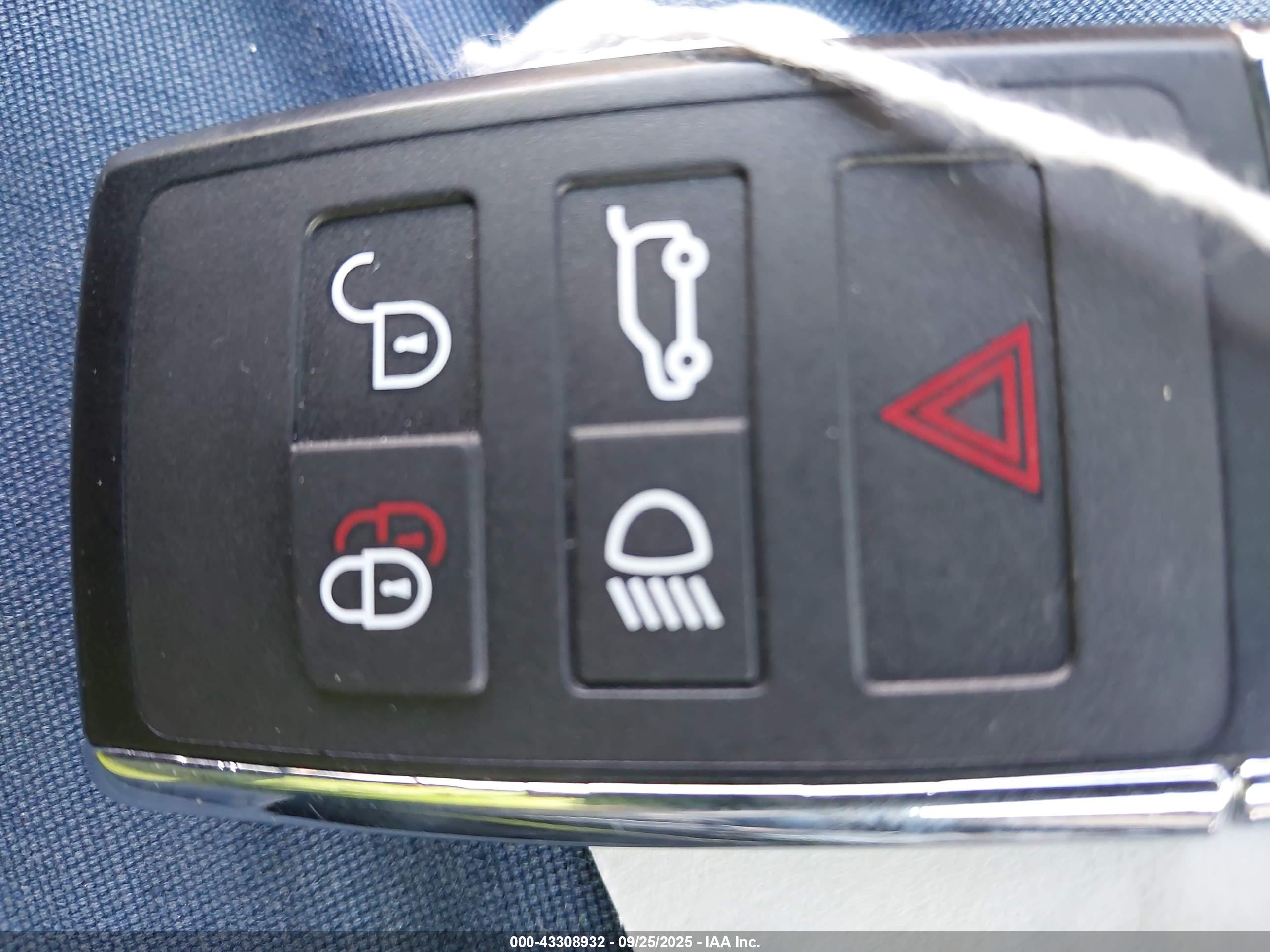 LAND ROVER image 11