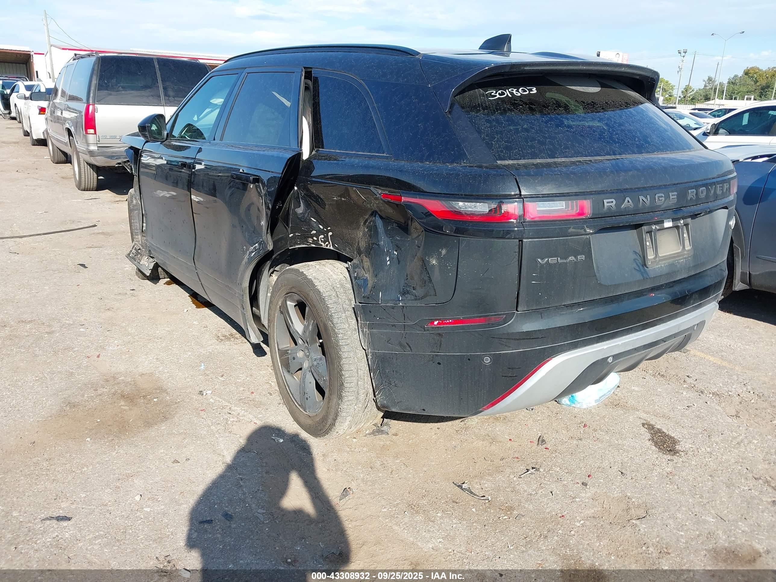 LAND ROVER image 3