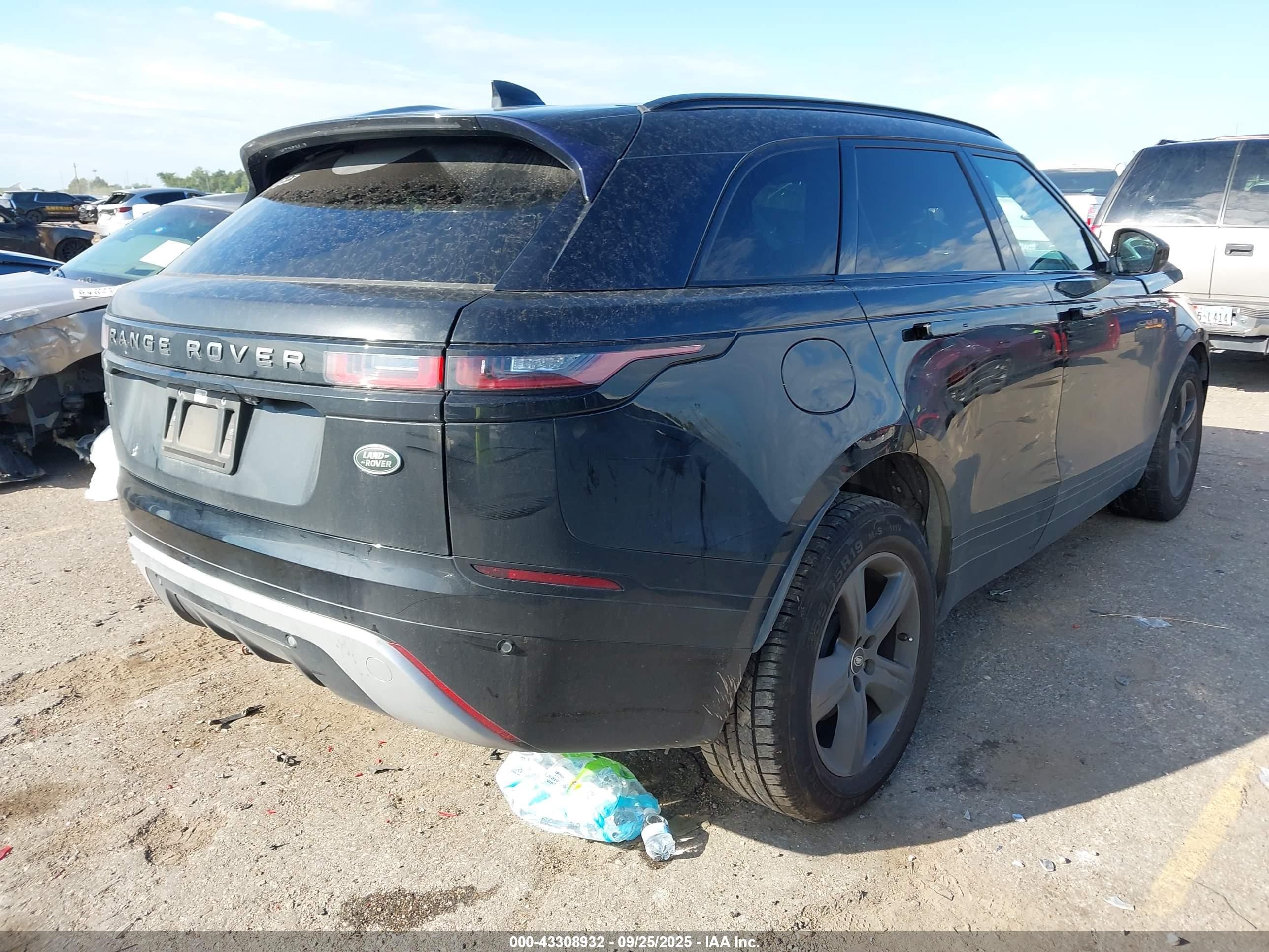 LAND ROVER image 4